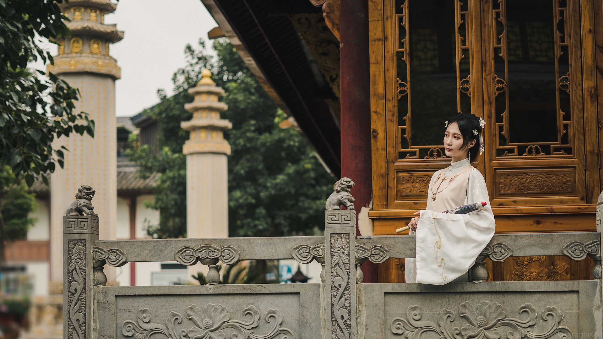 唯美清新美少女如月灰大慈寺外景写真图 气质妹子古风汉服文化美女图