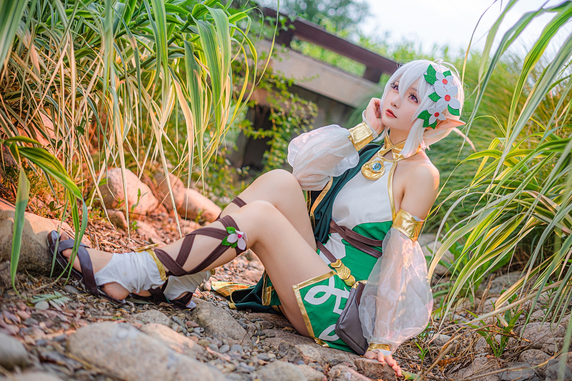 星之迟迟 秘密花园合辑 可可萝Cosplay写真 白色短发露肩可爱妹子美少女