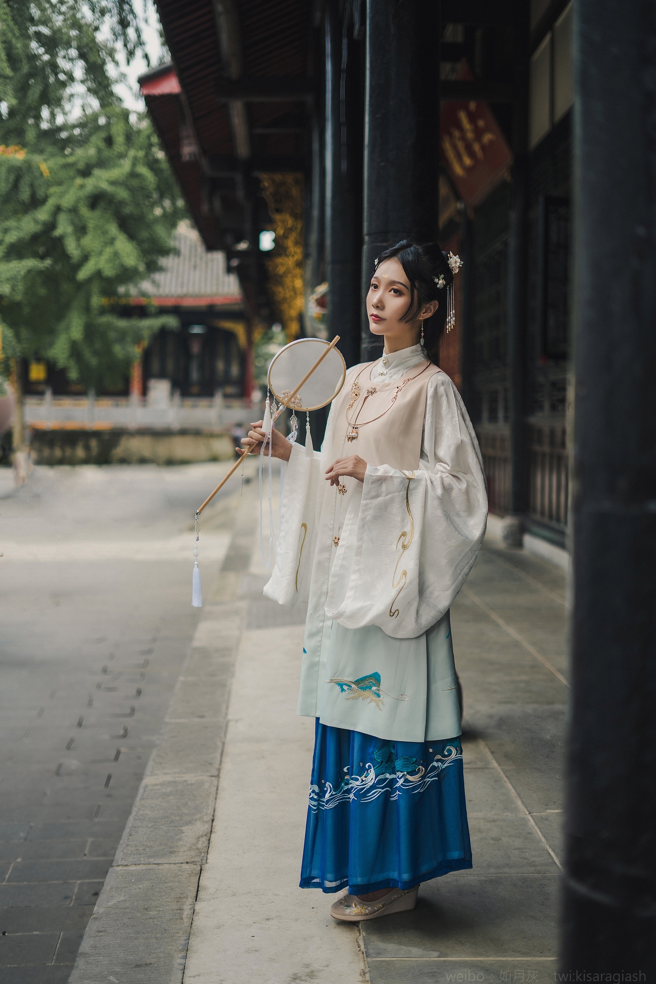 唯美清新美少女如月灰大慈寺外景写真图 气质妹子古风汉服文化美女图