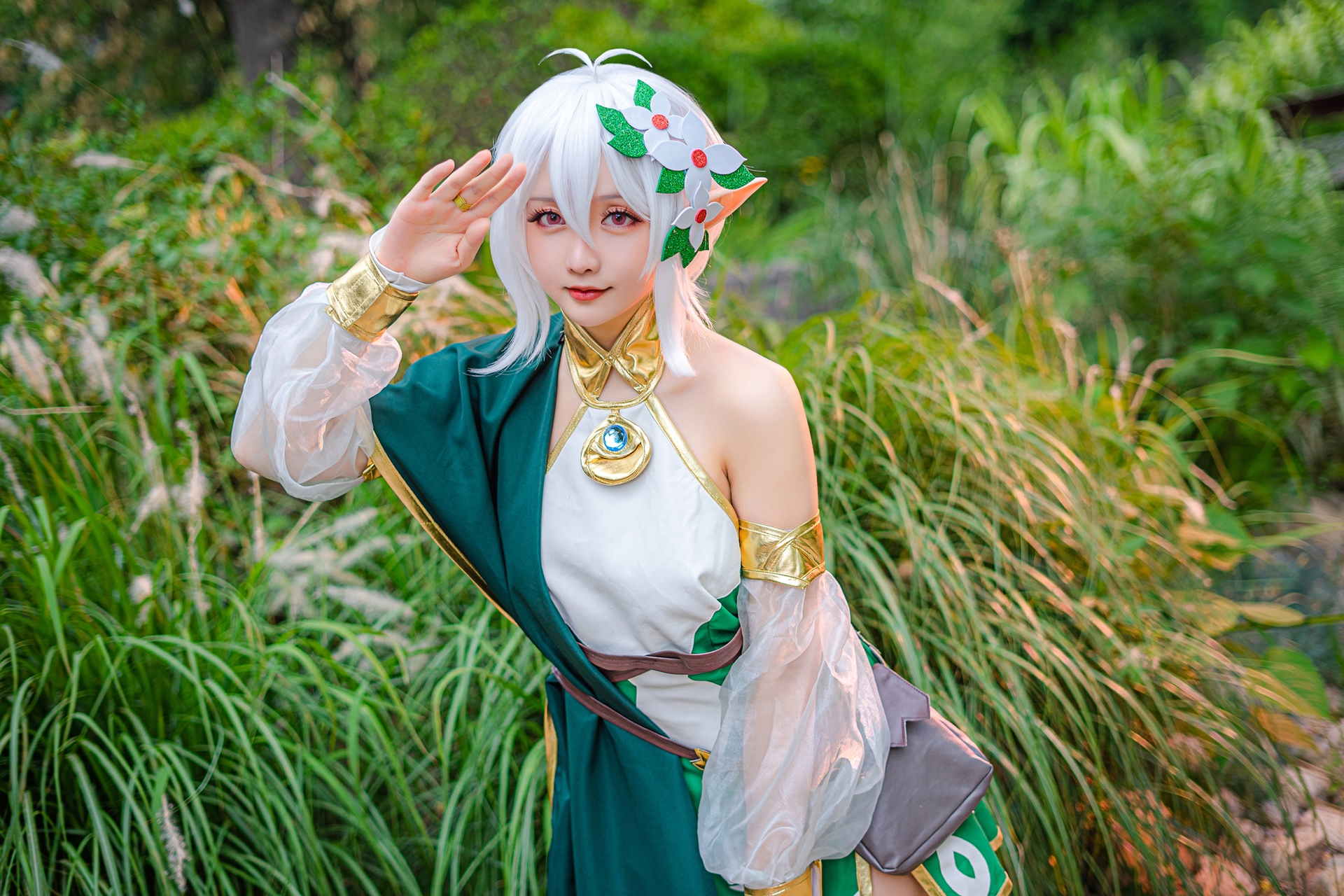 星之迟迟 秘密花园合辑 可可萝Cosplay写真 白色短发露肩可爱妹子美少女