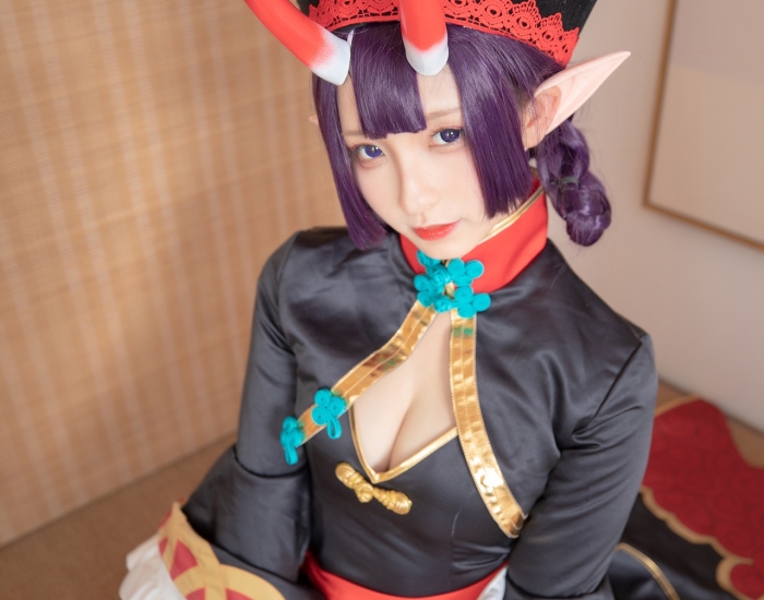 神楽坂真冬美少女果実の酒気果脚酒吞Cosplay 好看的可爱软萌系软妹子僵尸超短裙修长大白腿一符定你心