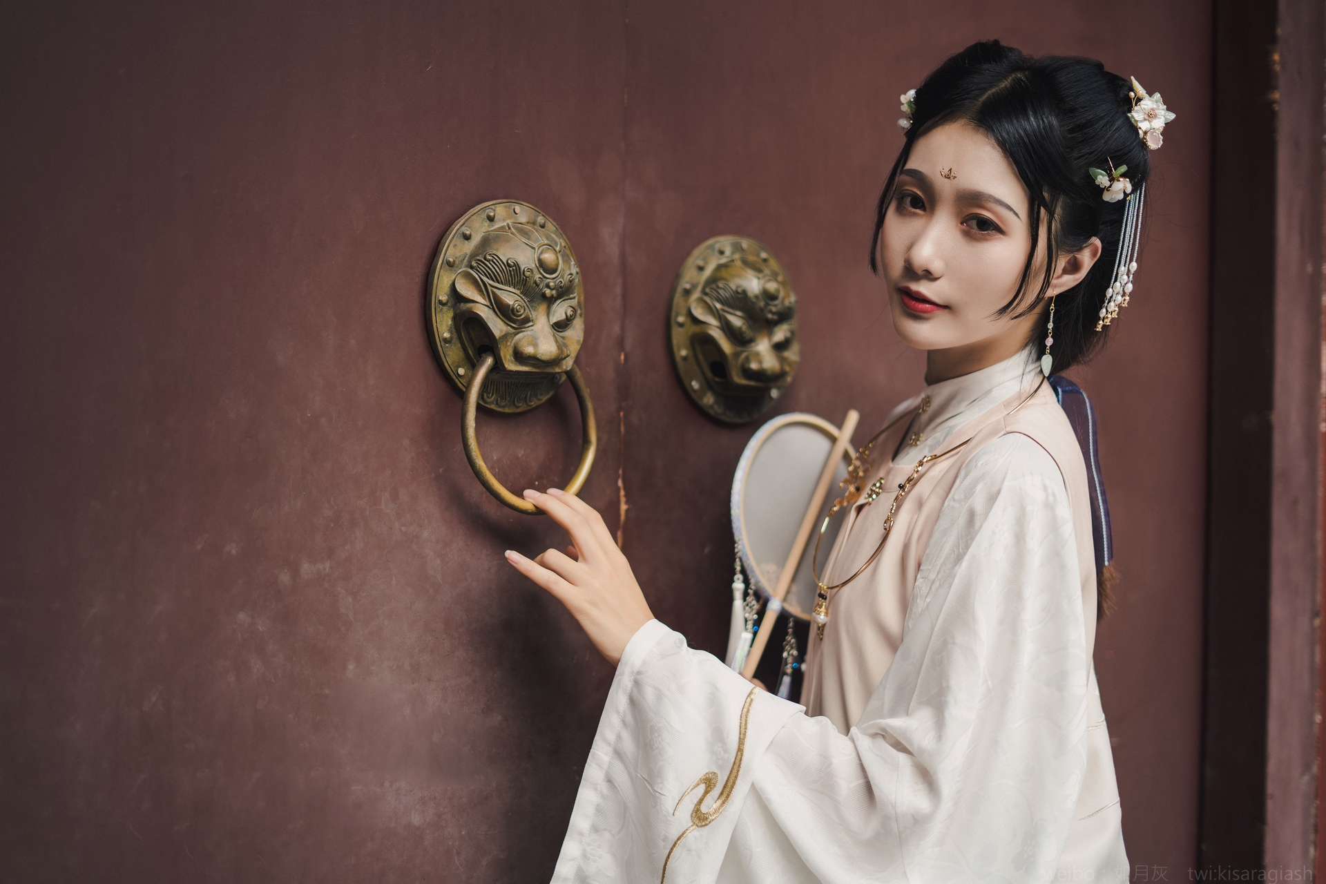 唯美清新美少女如月灰大慈寺外景写真图 气质妹子古风汉服文化美女图