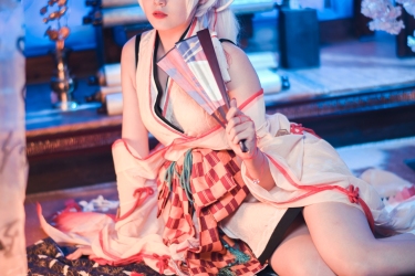 秋楚楚气质妹子古风不知火Cosplay 唯美清新美少女白发汉服露腿写真