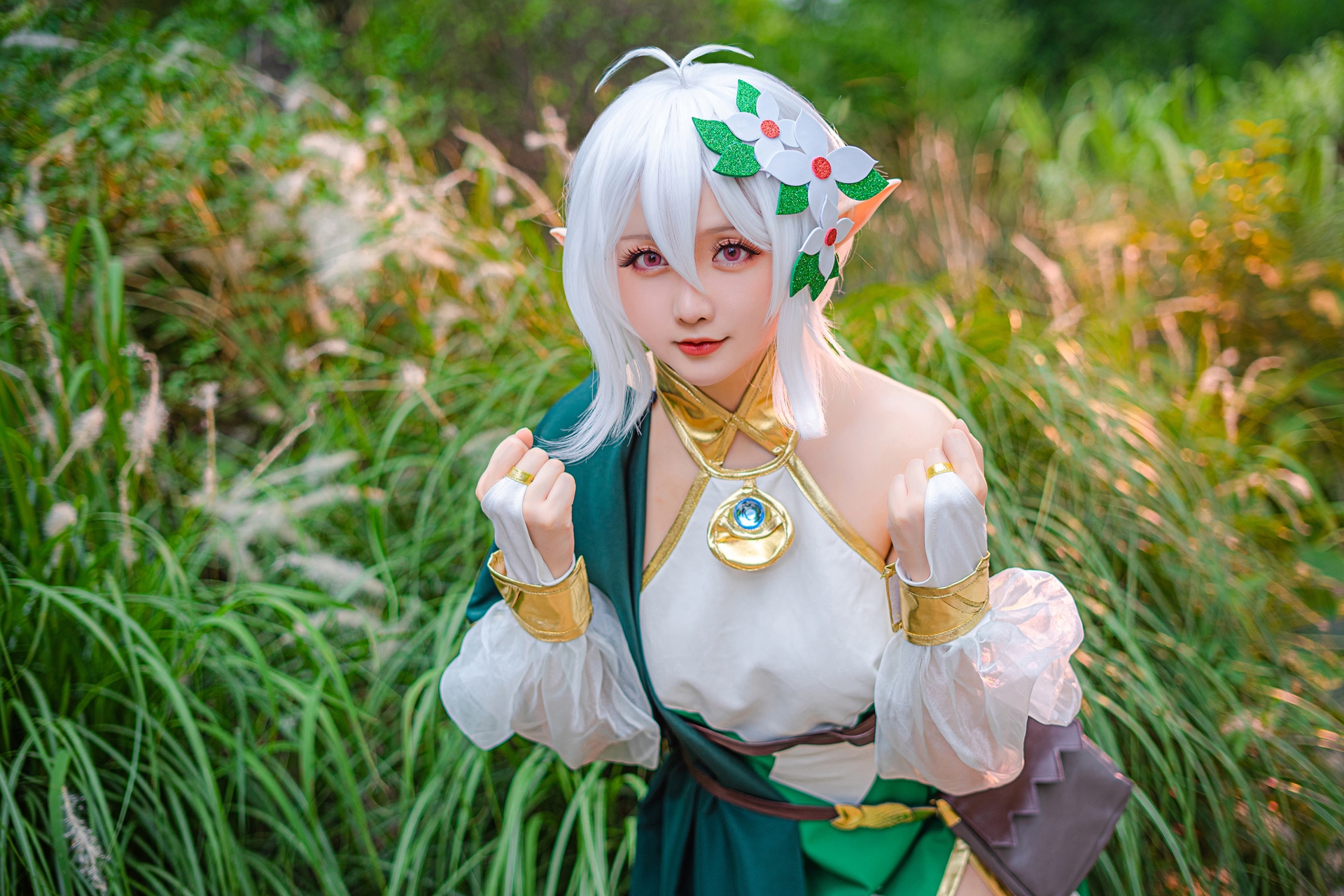 星之迟迟 秘密花园合辑 可可萝Cosplay写真 白色短发露肩可爱妹子美少女