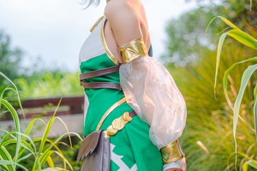 星之迟迟 秘密花园合辑 可可萝Cosplay写真 白色短发露肩可爱妹子美少女