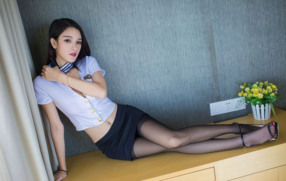 制服美女黑丝美腿高跟玉足美艳热辣摄影 极品美女私密写真图片