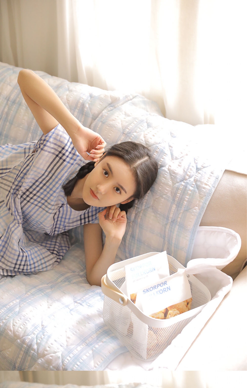 麻花辫美少女漂亮脸蛋苗条身材私房写真 极品性感美女私密写真图片