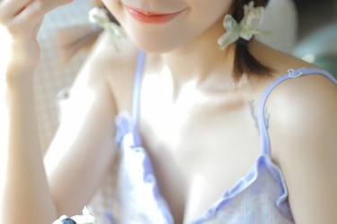 麻花辫萌妹子肤白貌美个高腿长私房写真 极品美女私密写真图片