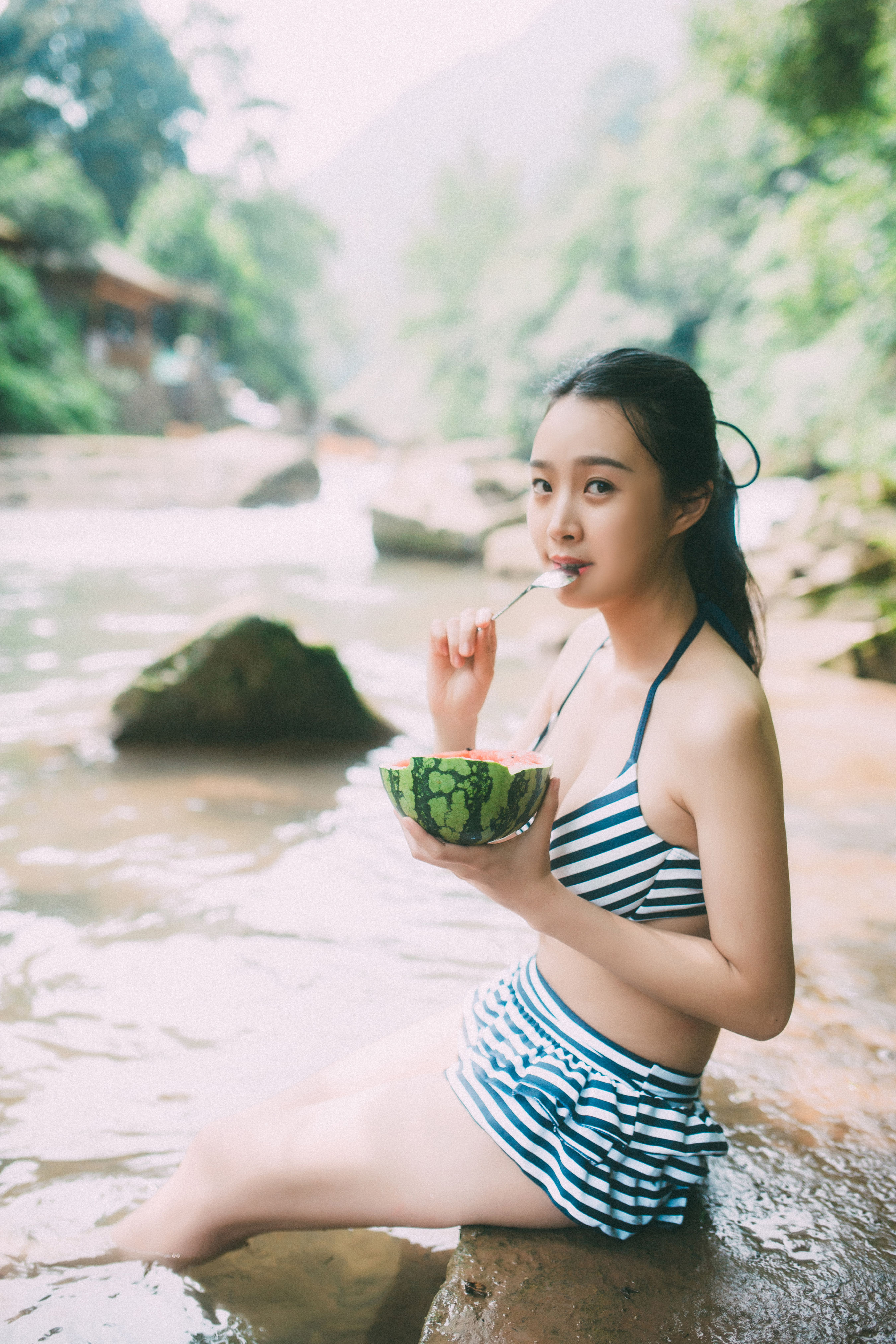 [YiTuYu艺图语] 茶架《清涼の夏》 好看的4K高清无水印纯欲妹子意境唯美写真完整版图集