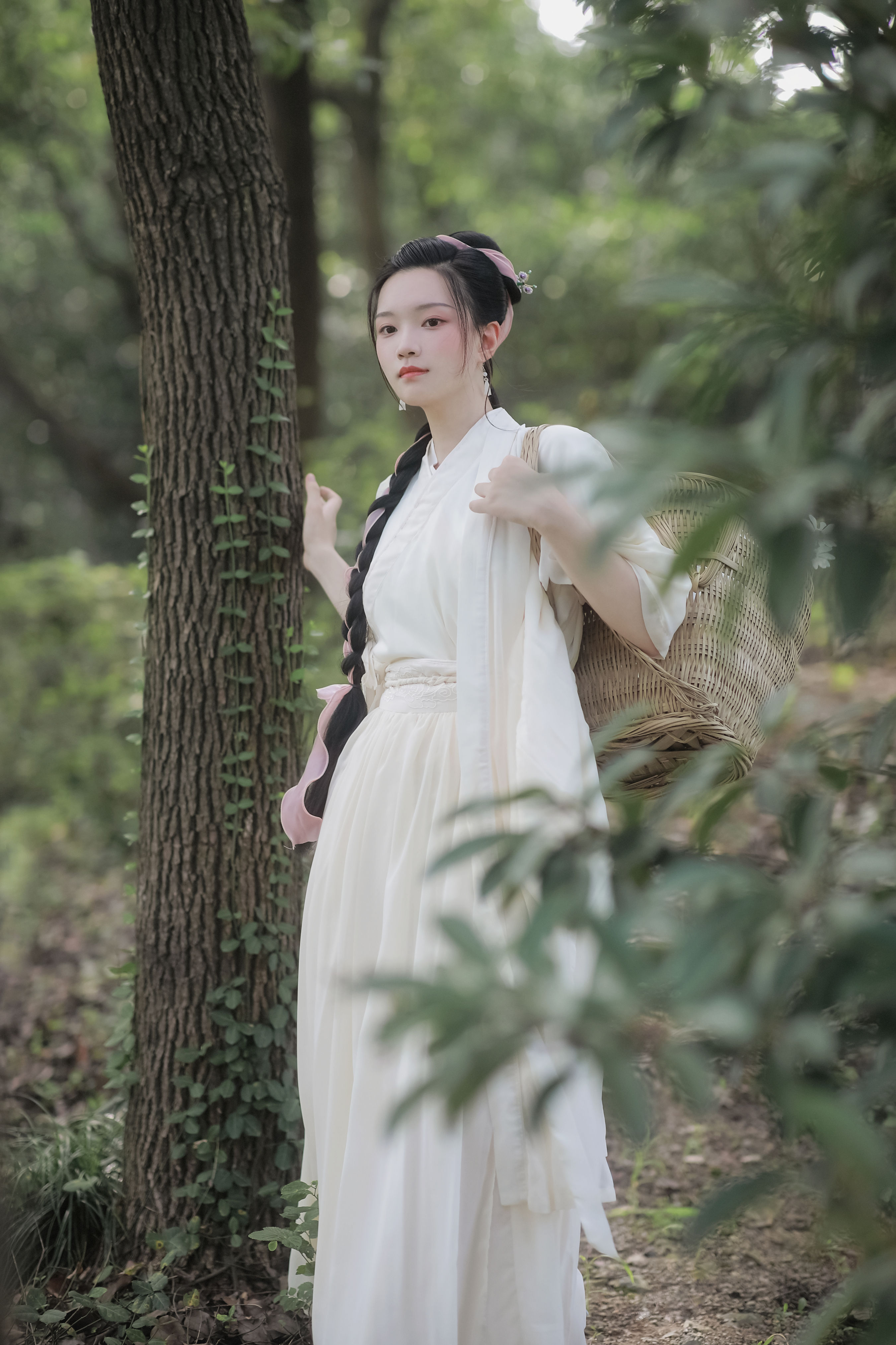 [YiTuYu艺图语] 静沅《采药医女》 好看的4K高清无水印纯欲妹子意境唯美写真完整版图集