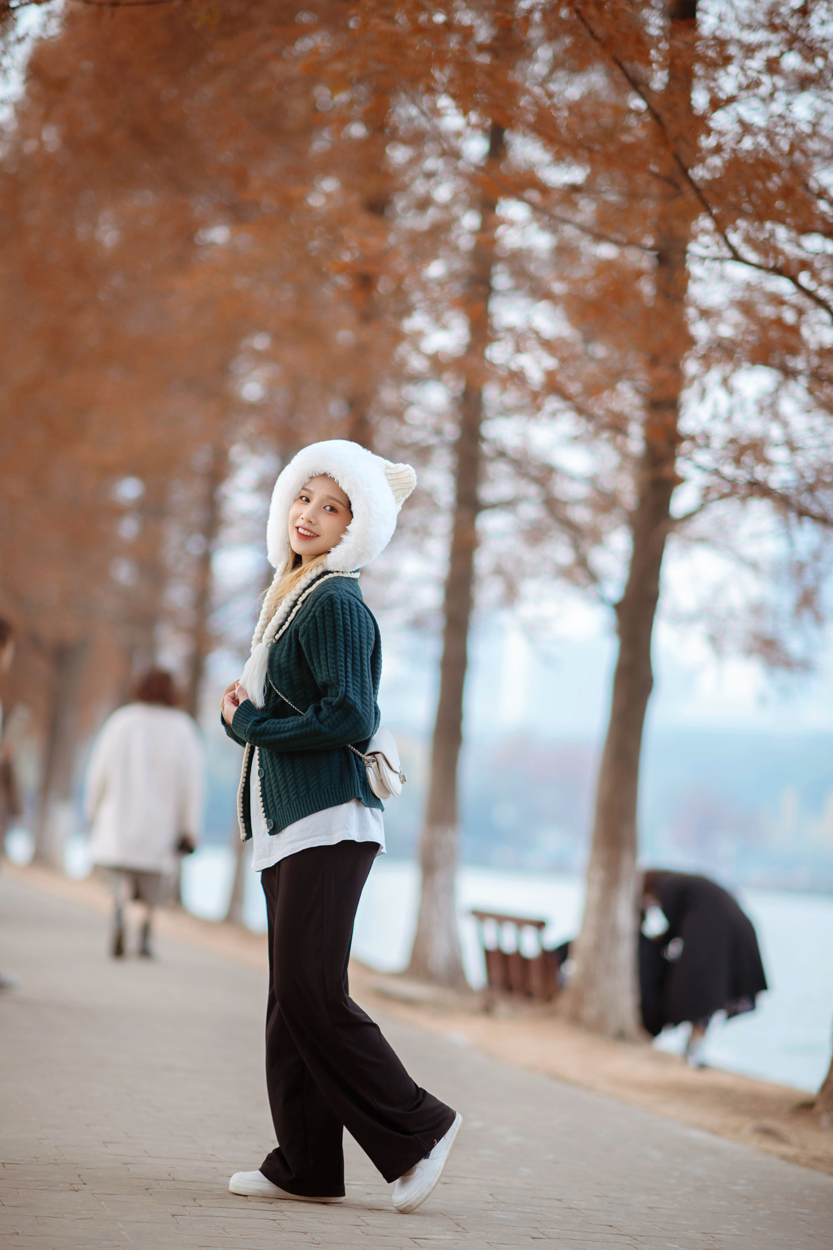 [YiTuYu艺图语] 龙雪《秋末》 好看的4K高清无水印纯欲妹子意境唯美写真完整版图集