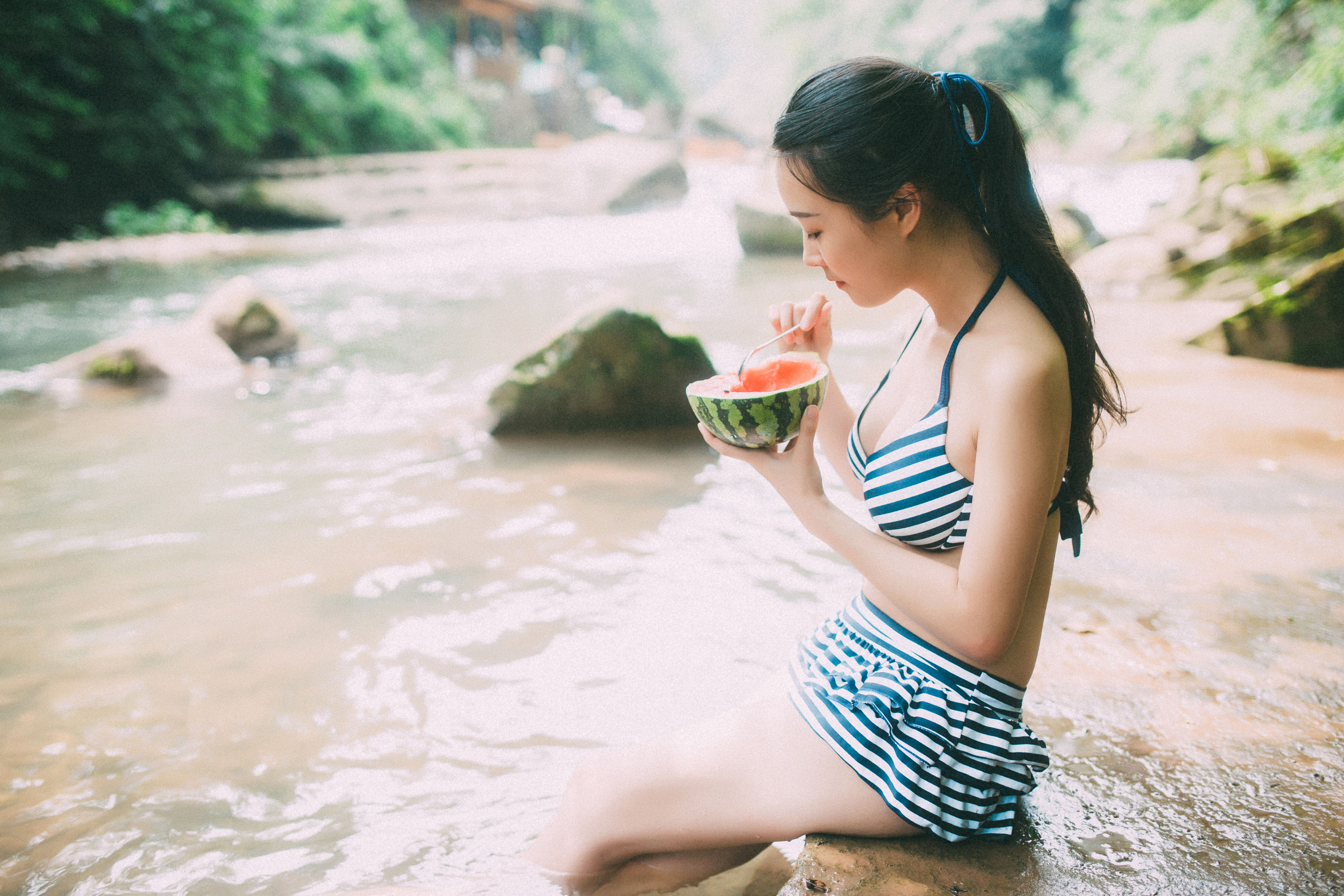 [YiTuYu艺图语] 茶架《清涼の夏》 好看的4K高清无水印纯欲妹子意境唯美写真完整版图集