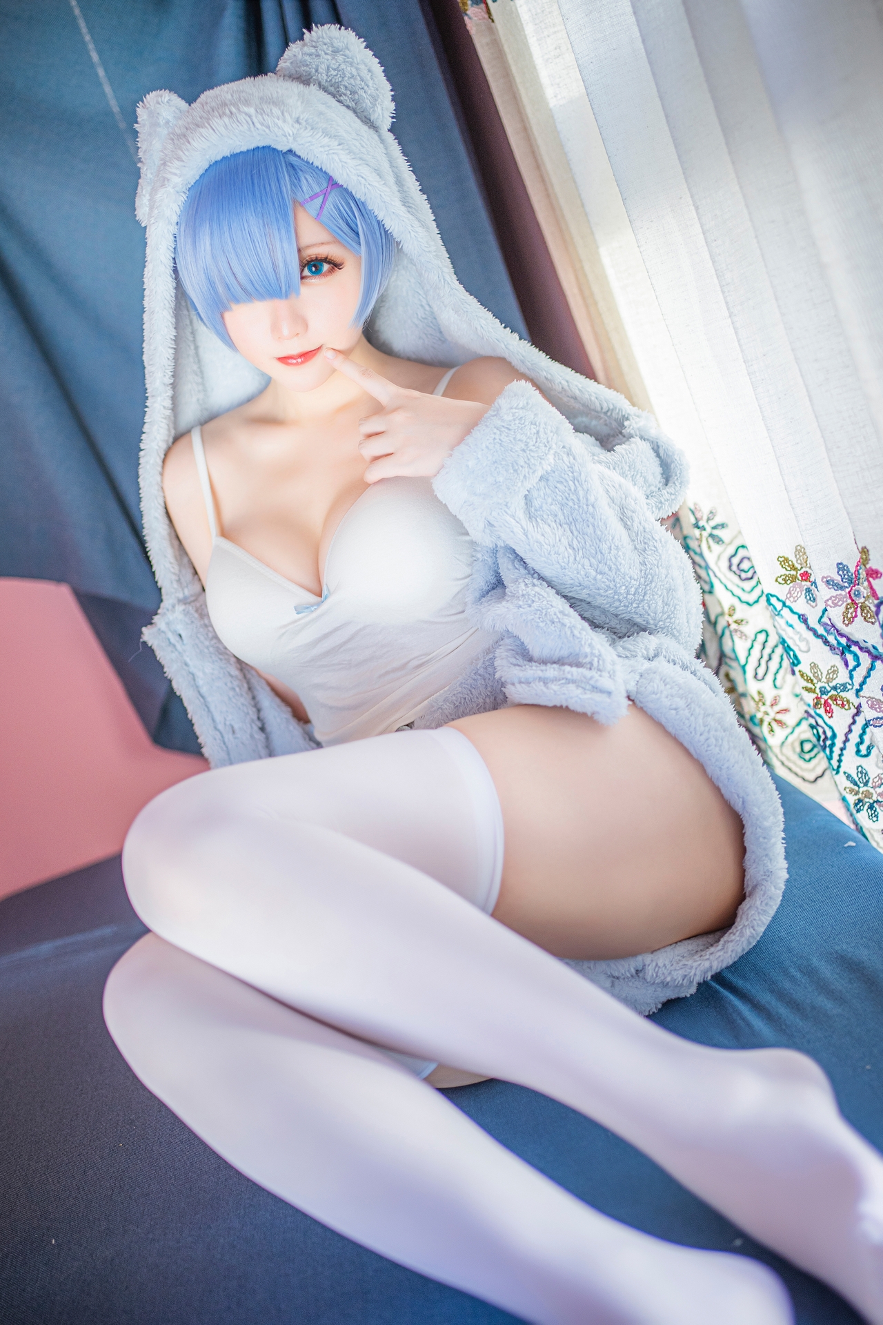 星之迟迟 气质美女蕾姆猫娘睡衣Cosplay 猫耳衣蓝色短发妹子白色丝袜美腿诱惑写真