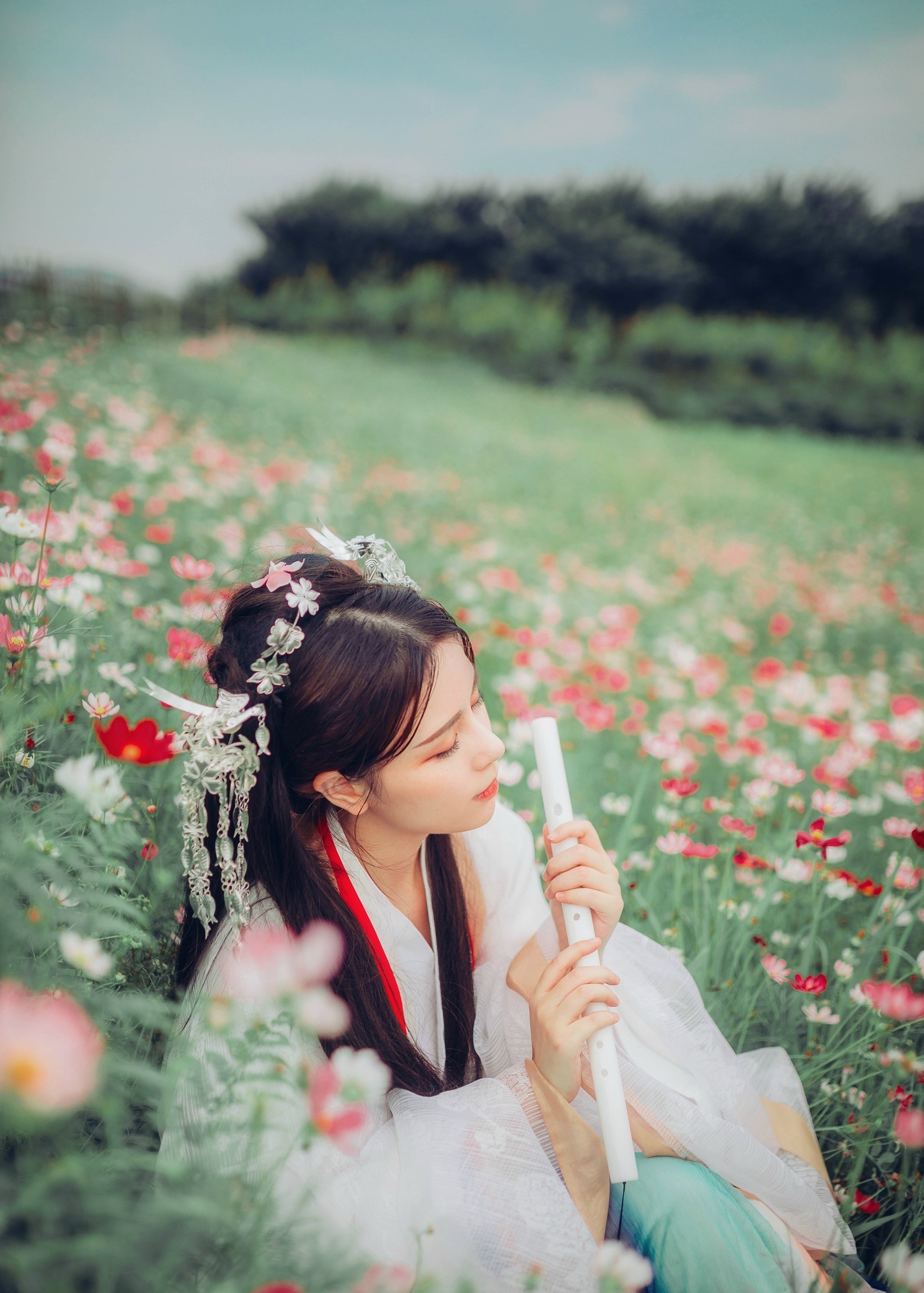 唯美清新美少女万锦其良辰美景愿与你共赏美女图 气质妹子古风汉服文化白衣长发花海写真照