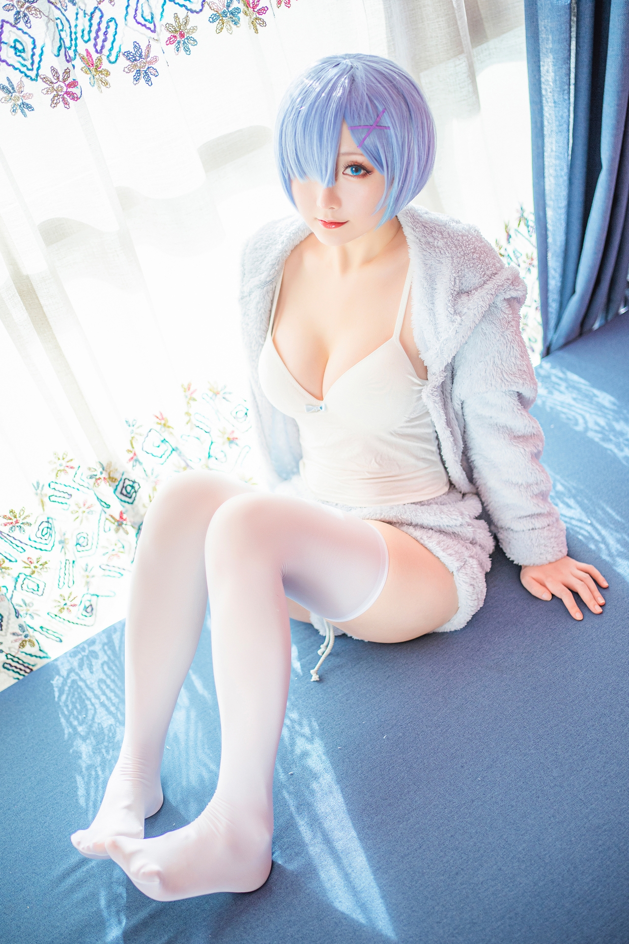 星之迟迟 气质美女蕾姆猫娘睡衣Cosplay 猫耳衣蓝色短发妹子白色丝袜美腿诱惑写真