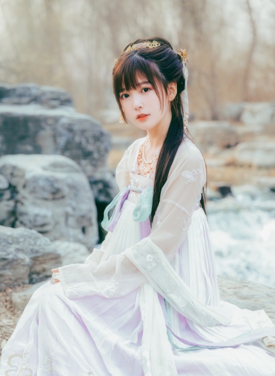 钟曼菲_ZMF 唯美清新美少女樱花图 气质妹子古风汉服文化美女写真照