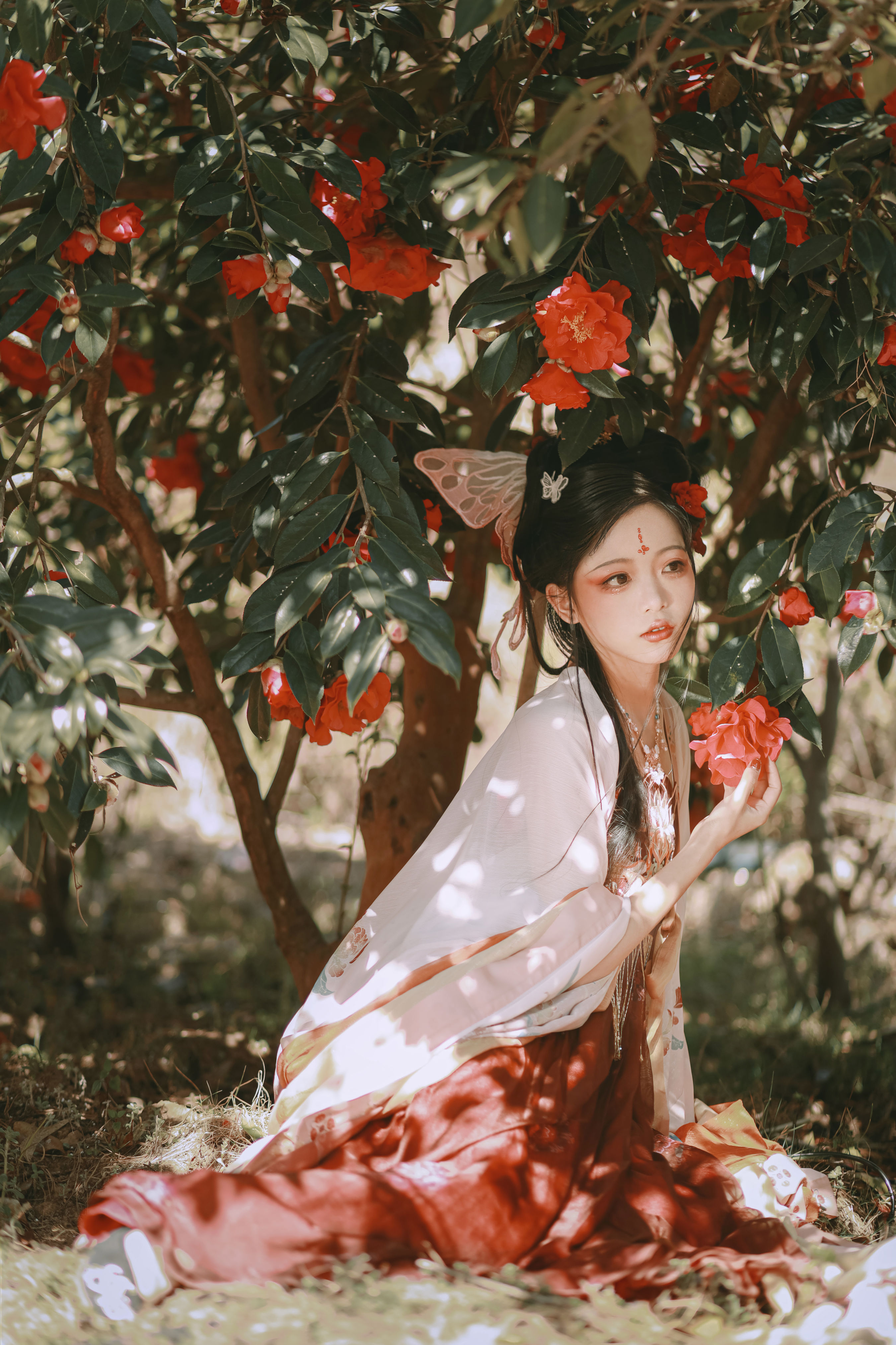 [YiTuYu艺图语] 芍药_Y 山茶花神 好看的4K高清无水印纯欲意境唯美写真图集