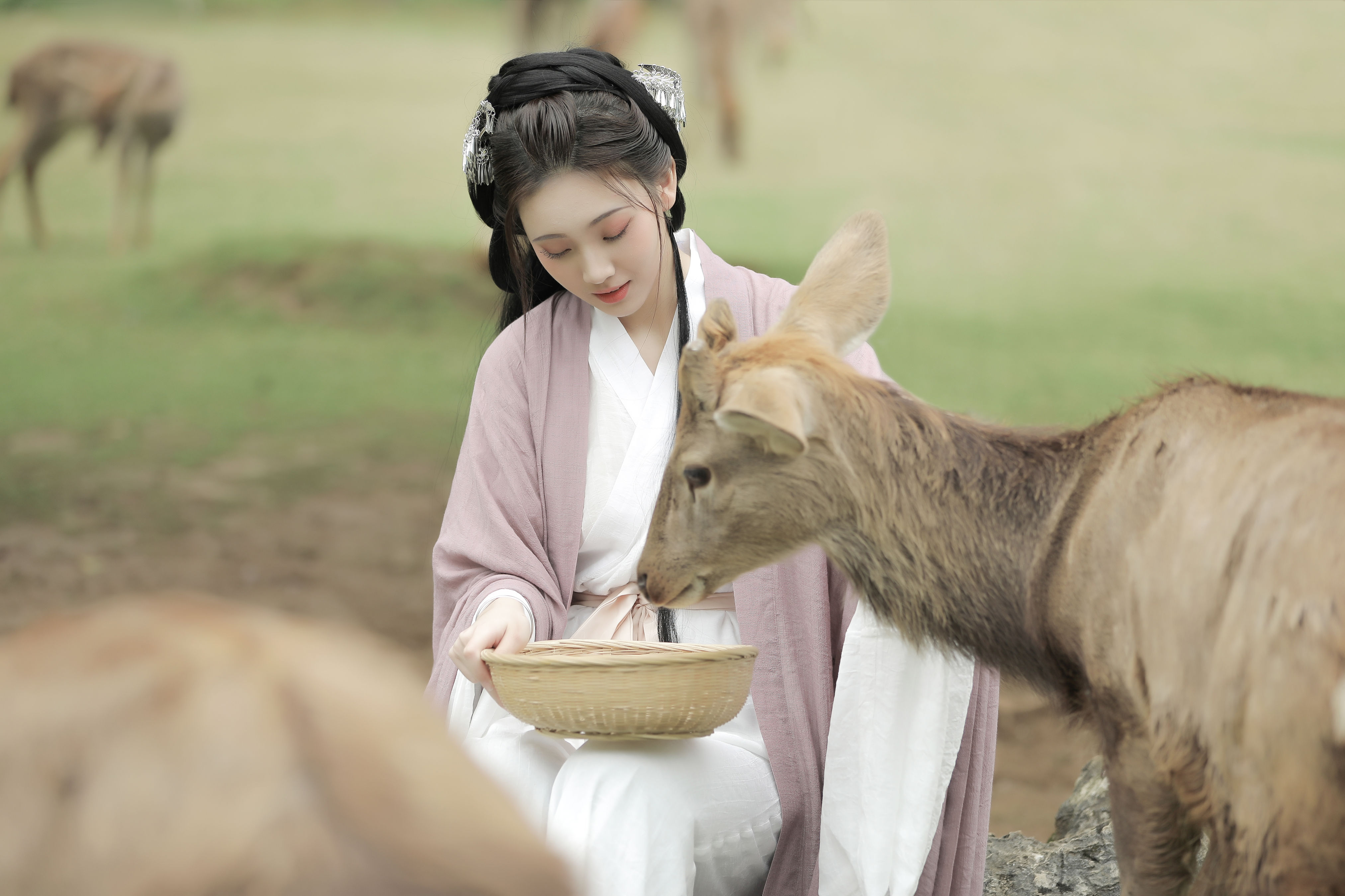 [YiTuYu艺图语] 芝芝琪 春风十里 好看的4K高清无水印纯欲意境唯美写真图集