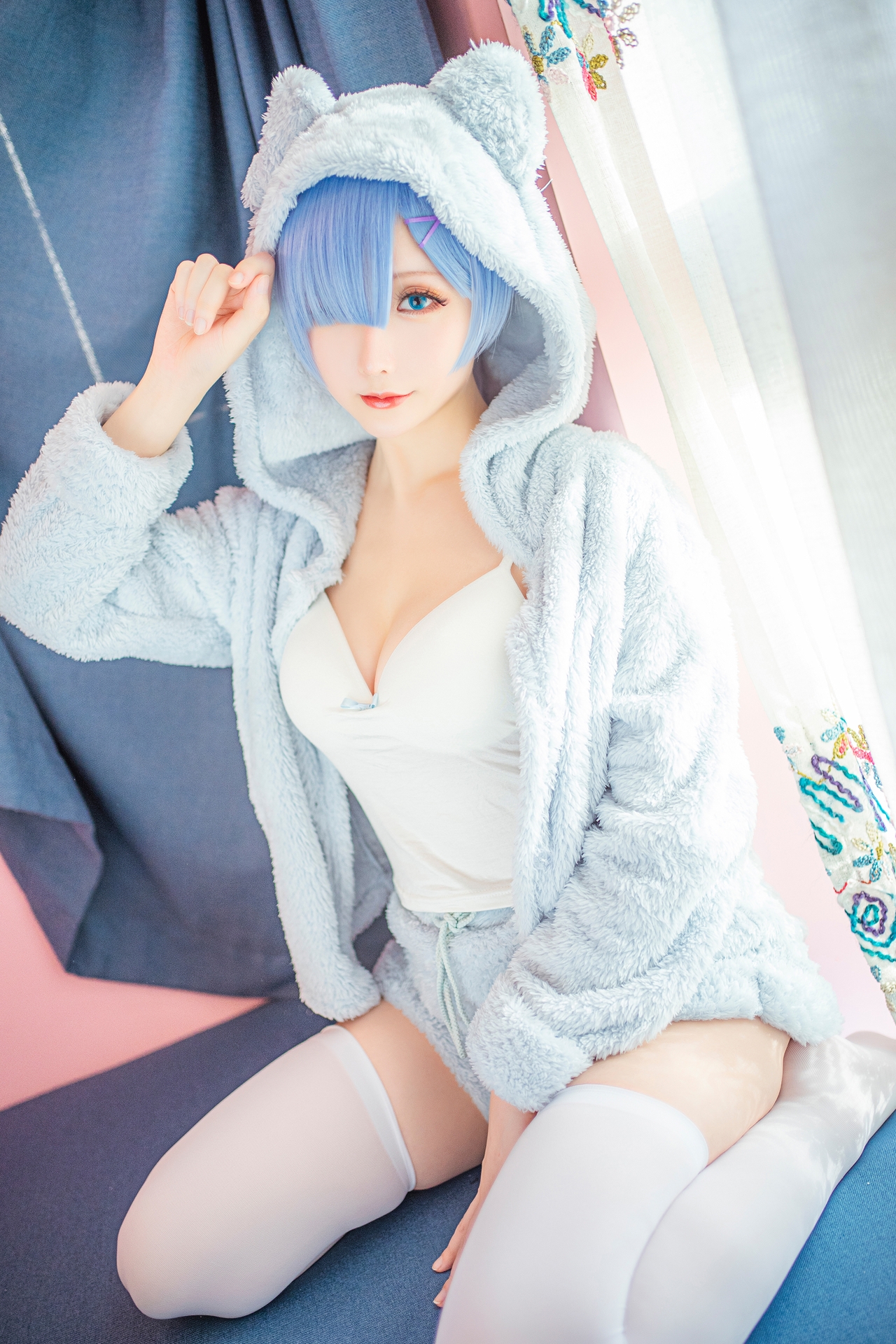 星之迟迟 气质美女蕾姆猫娘睡衣Cosplay 猫耳衣蓝色短发妹子白色丝袜美腿诱惑写真