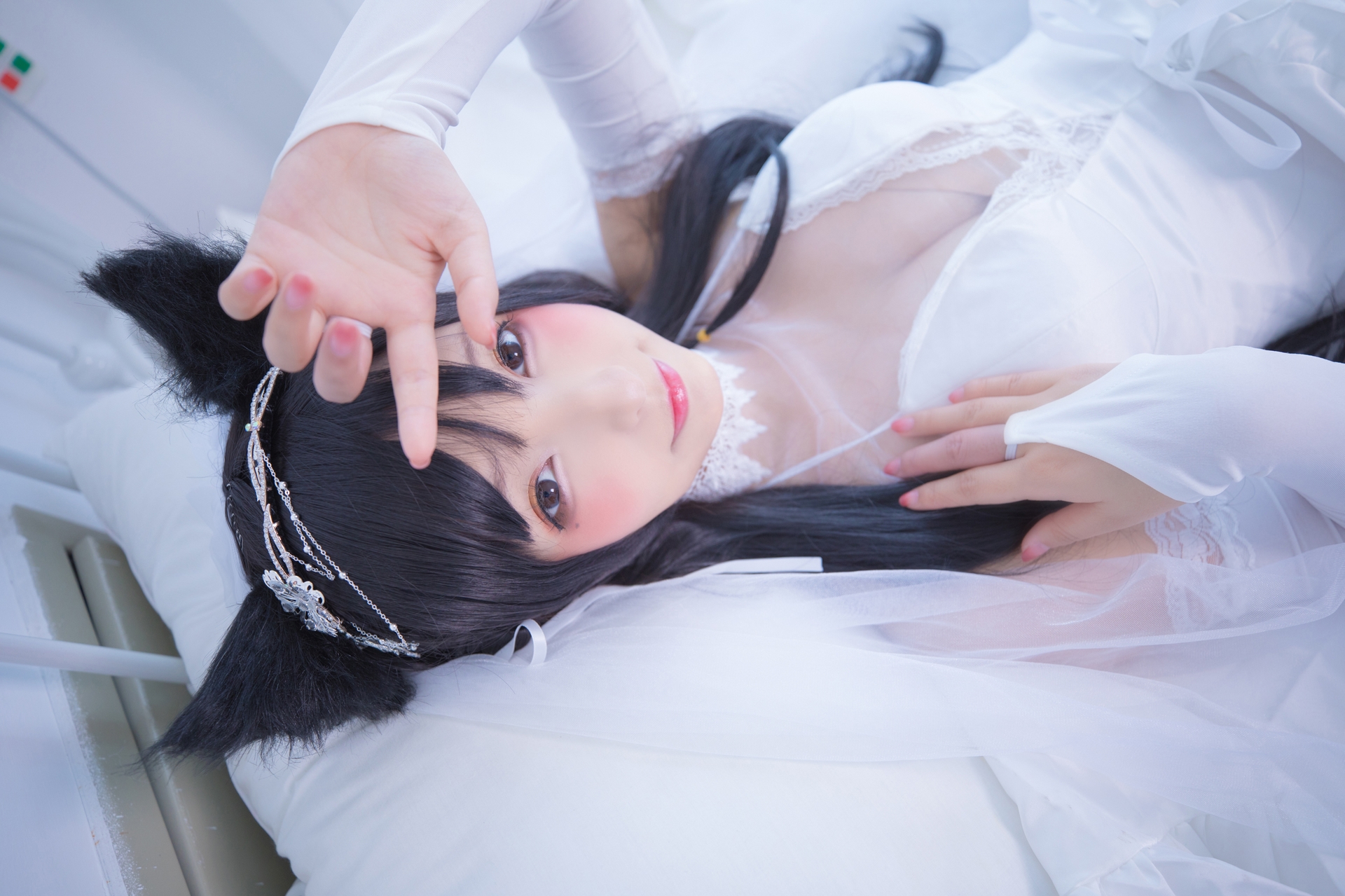 次元美少女神楽坂真冬极品Cosplay明日の花嫁写真 好看的纯欲可爱软萌系软妹子为你穿上类白色婚纱腿控白丝袜领域小仙女