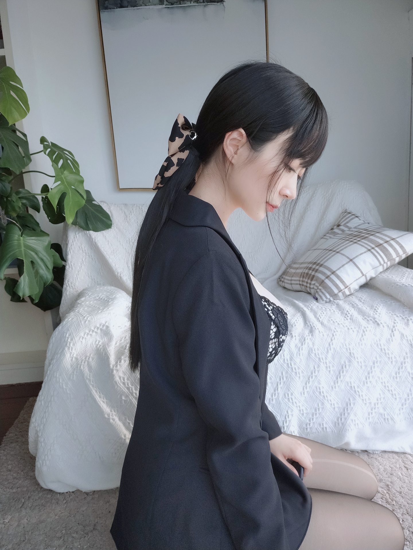 邻家大姐姐御姐儿白银81西服ol职业装制服酒后女秘书微醺自撮り 好看的纯欲萌系极品超短裙蕾丝上衣西服外套黑丝美女图片