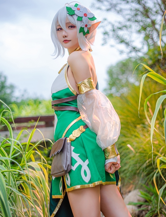 星之迟迟 秘密花园合辑 可可萝Cosplay写真 白色短发露肩可爱妹子美少女