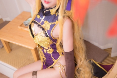 御姐儿神楽坂真冬纯欲小仙女艳娘幻梦谭系列金莲Cosplay 金色长发肉丝修长美腿侧高开旗袍加身美少女