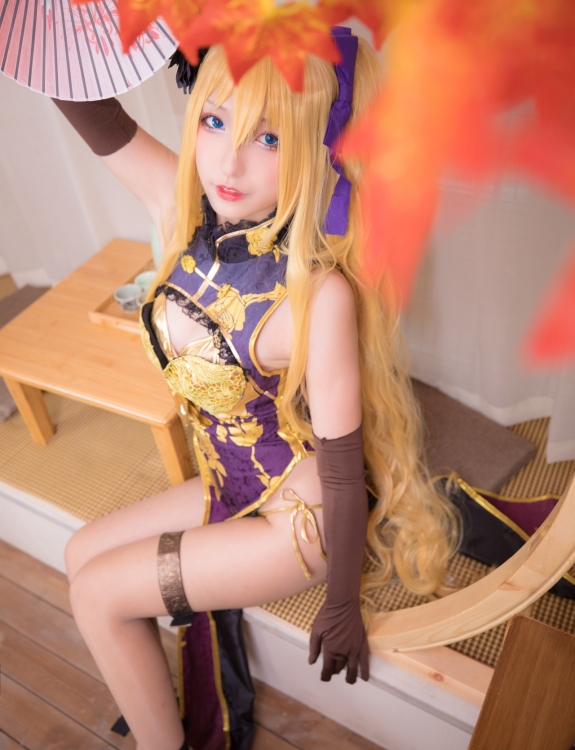 御姐儿神楽坂真冬纯欲小仙女艳娘幻梦谭系列金莲Cosplay 金色长发肉丝修长美腿侧高开旗袍加身美少女