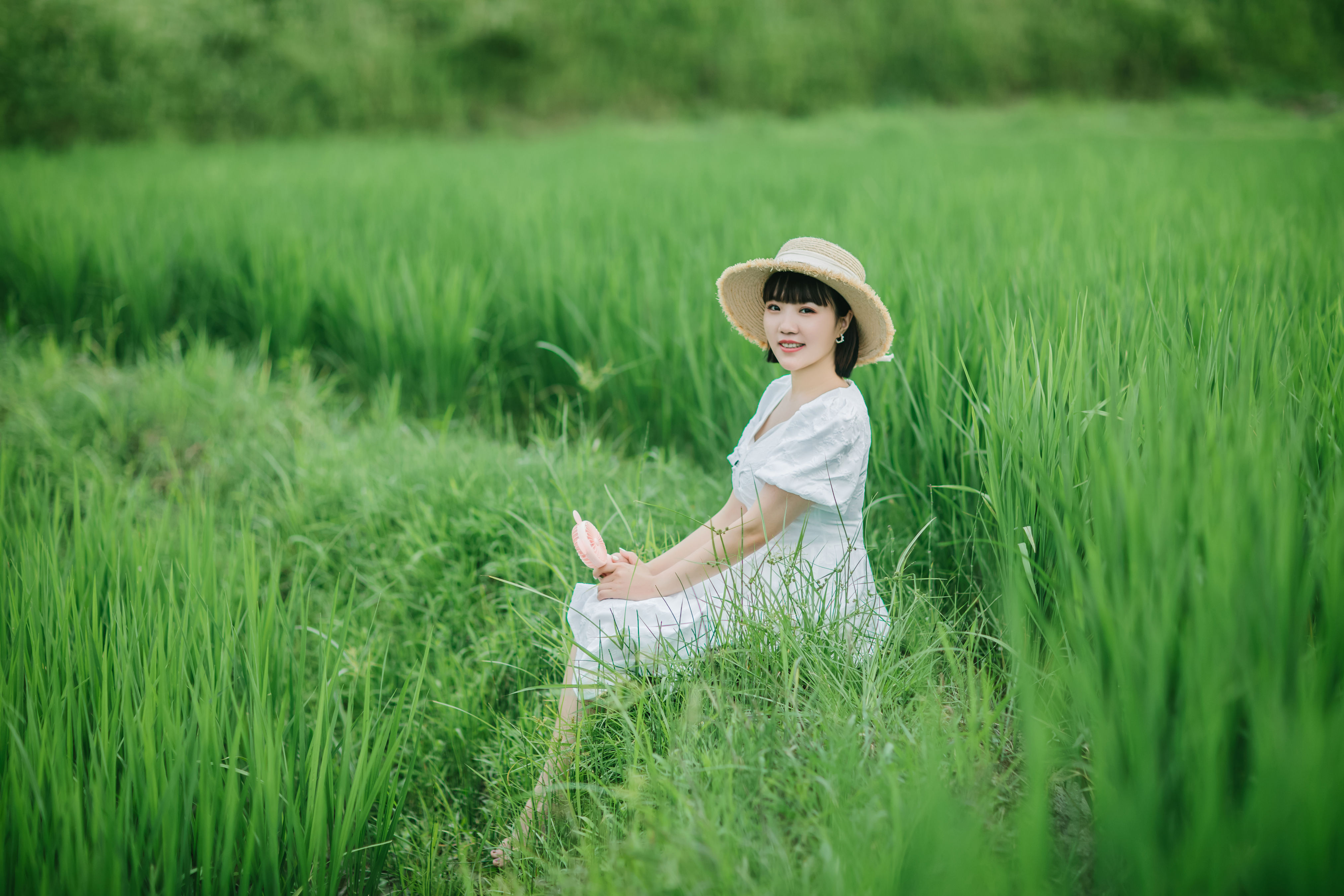 [YiTuYu艺图语] 冬琴 夏天的稻田 好看的4K高清无水印纯欲意境唯美写真图集