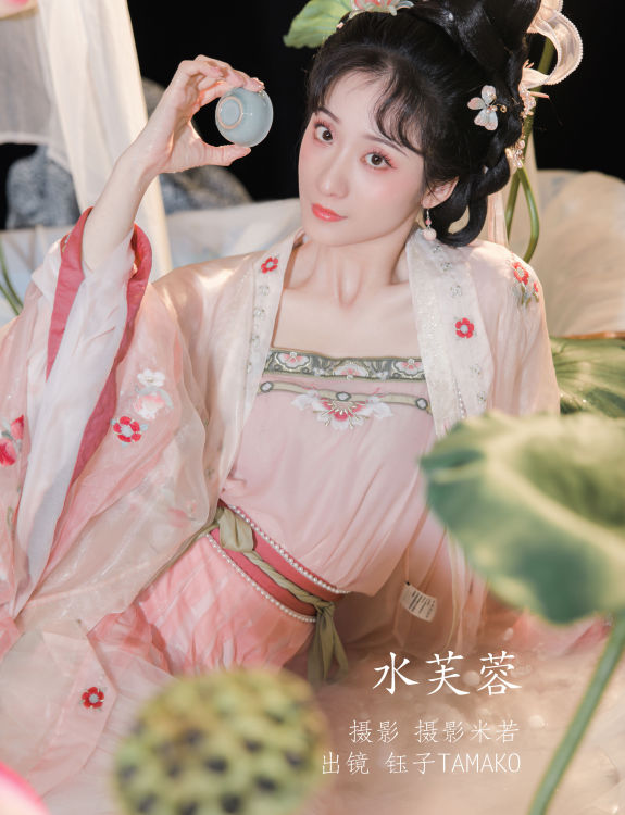 [YiTuYu艺图语] 钰子Tamako 水芙蓉 好看的4K高清无水印纯欲意境唯美写真图集