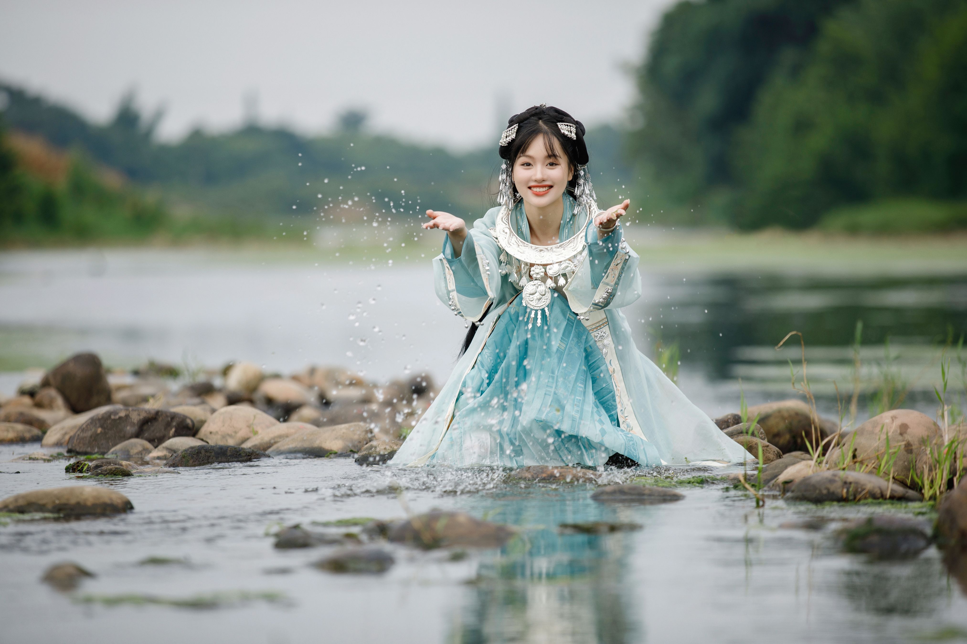 苗疆少女 小溪流水 民族风 少女 写真集