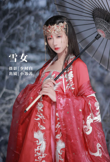 雪女 唯美 意境 古风 古风红衣女子 雪景 冬天 山林 仙气