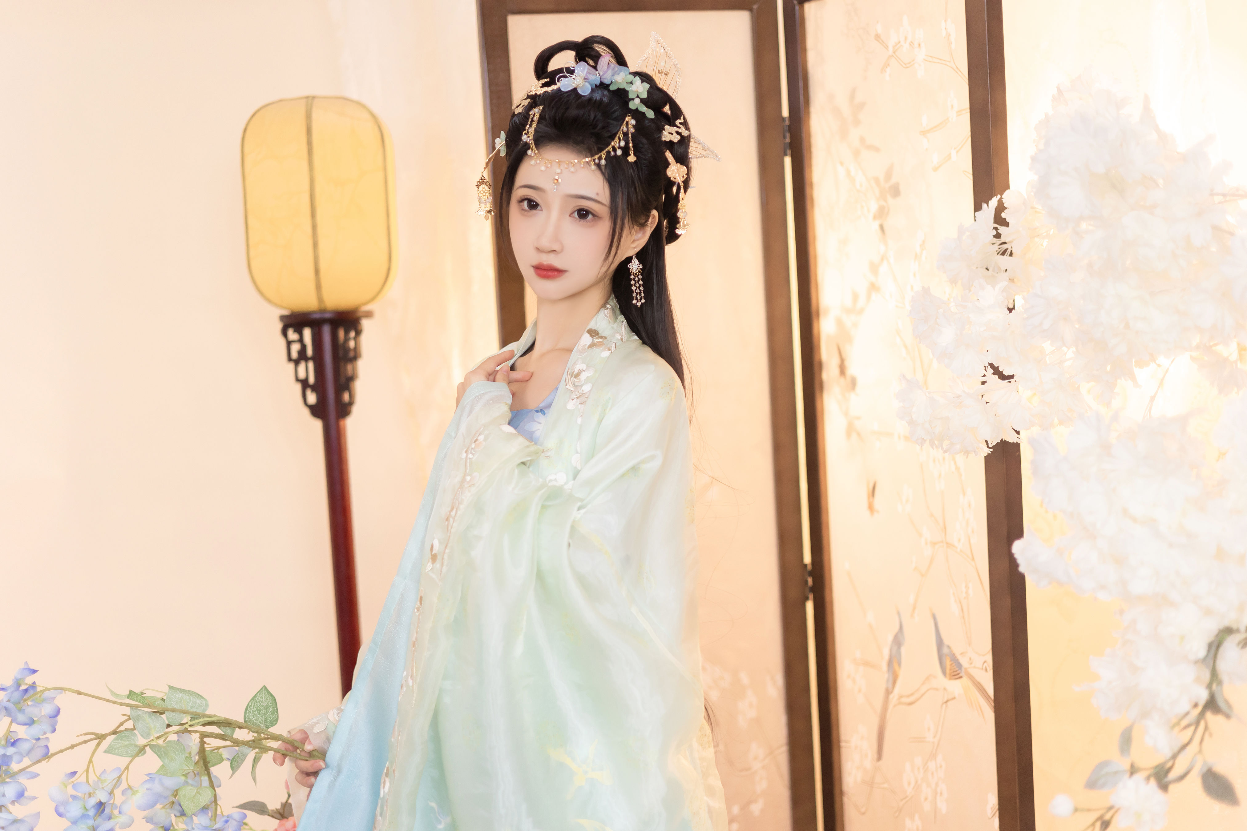 梨花落 精美 中国风 汉服 古装 花 小仙女