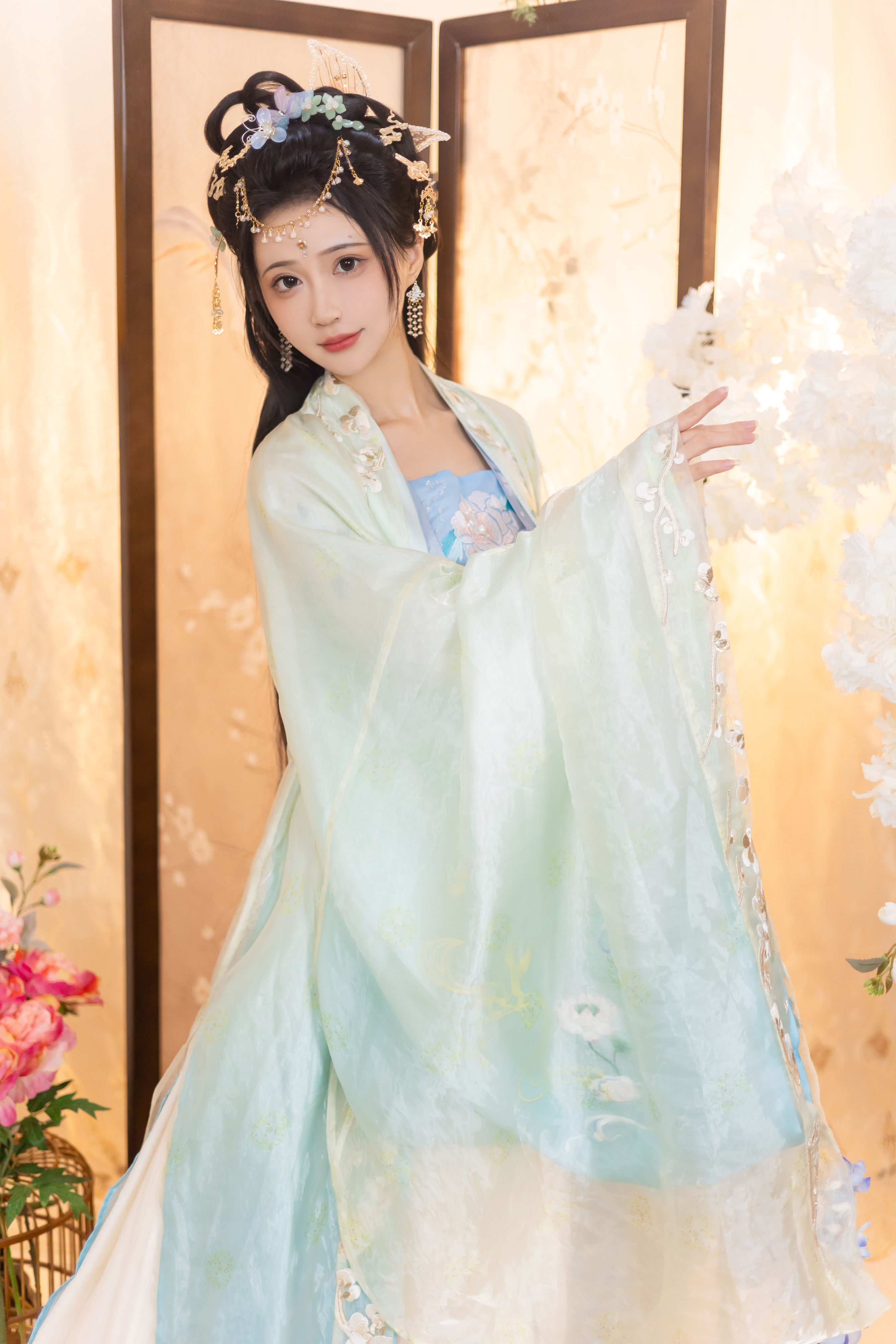 梨花落 精美 中国风 汉服 古装 花 小仙女