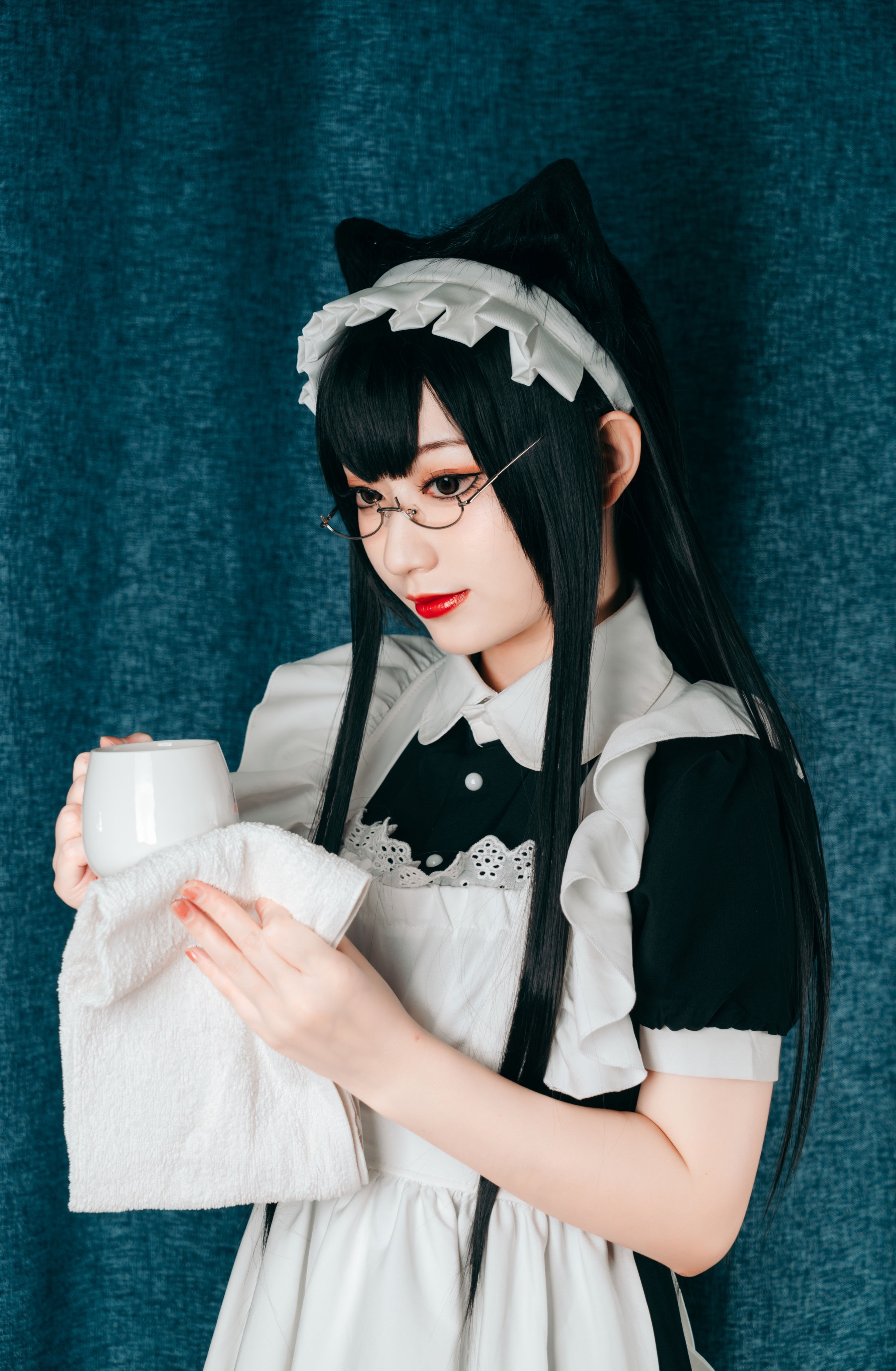 在家偷偷穿上了女仆装 二次元 女仆 Cosplay 制服 丝袜