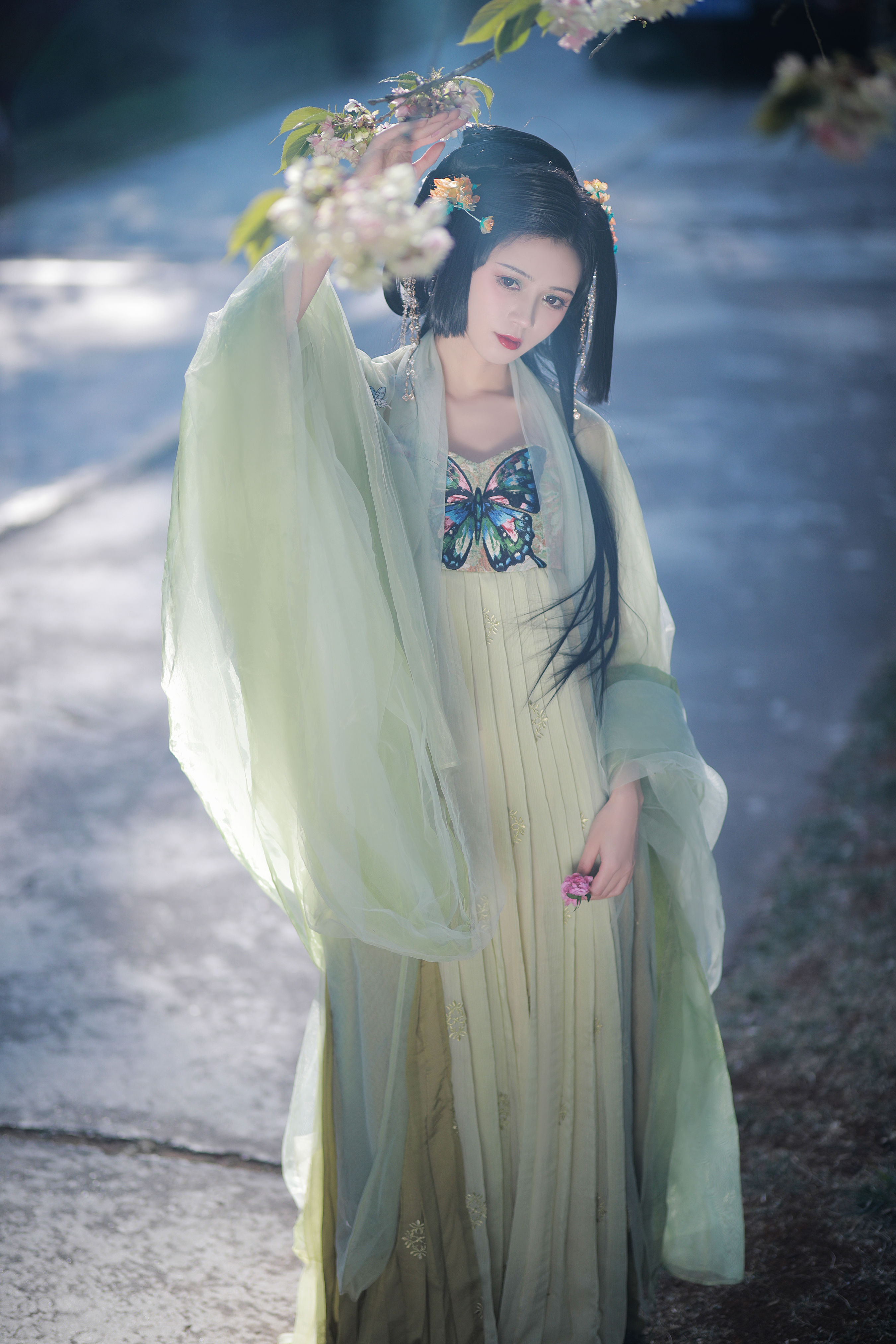 月是人间散客 古风 女神 美人 模特 花 唯美