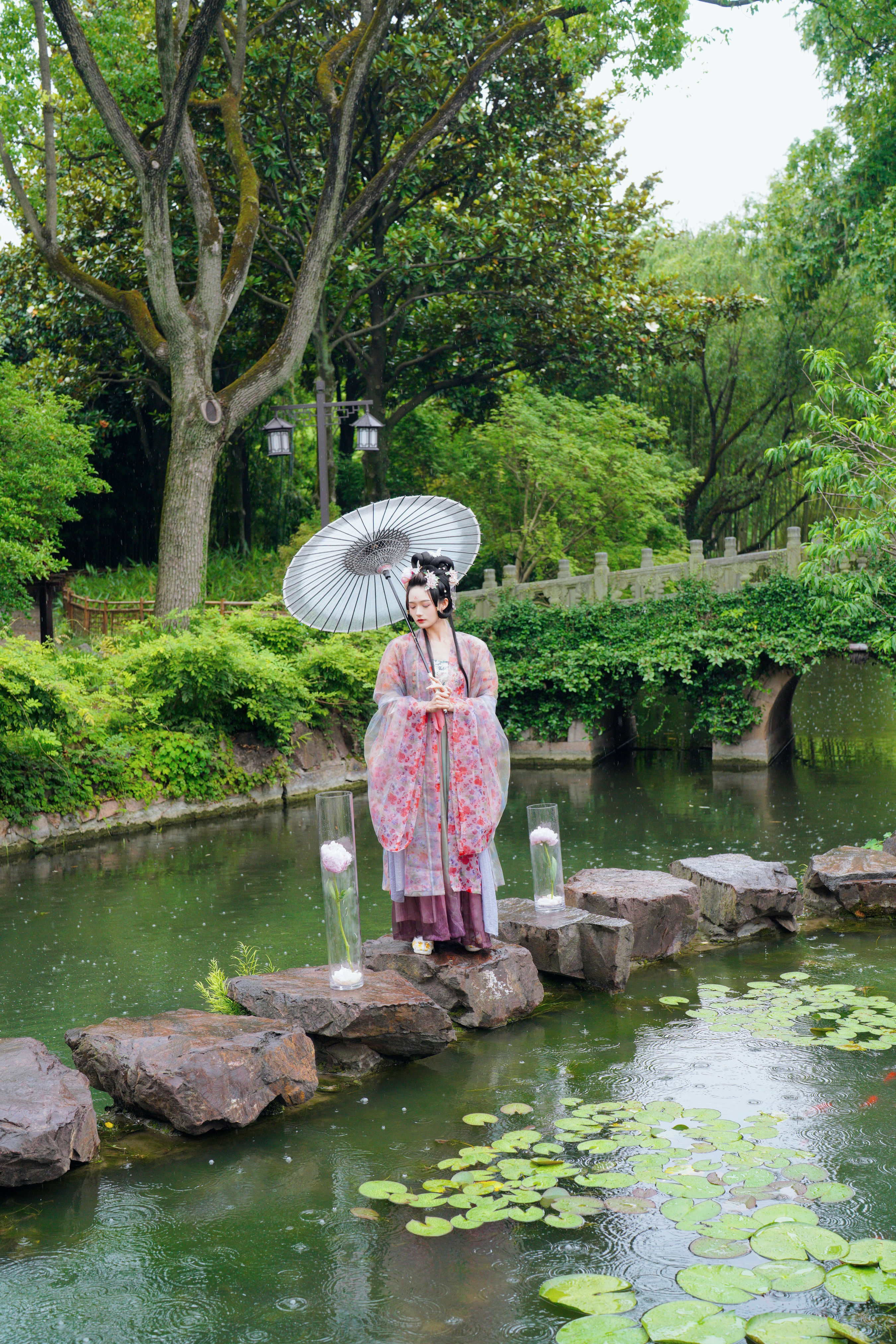 天青色等烟雨 汉服 小姐姐 美人 古装 优美 绝色 下雨天