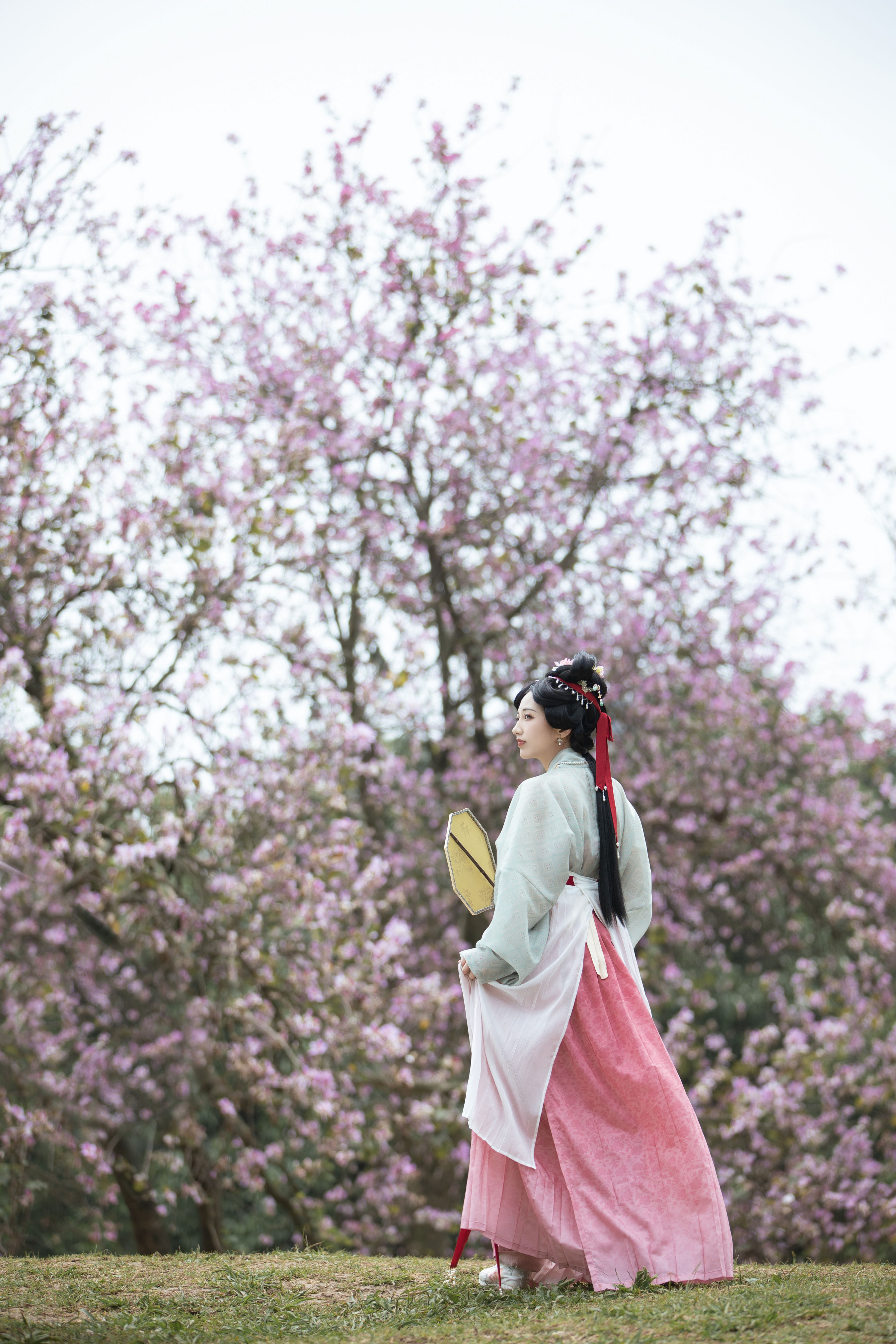 落花情 古装 树林 花 美人 小清新 优美 养眼 漂亮