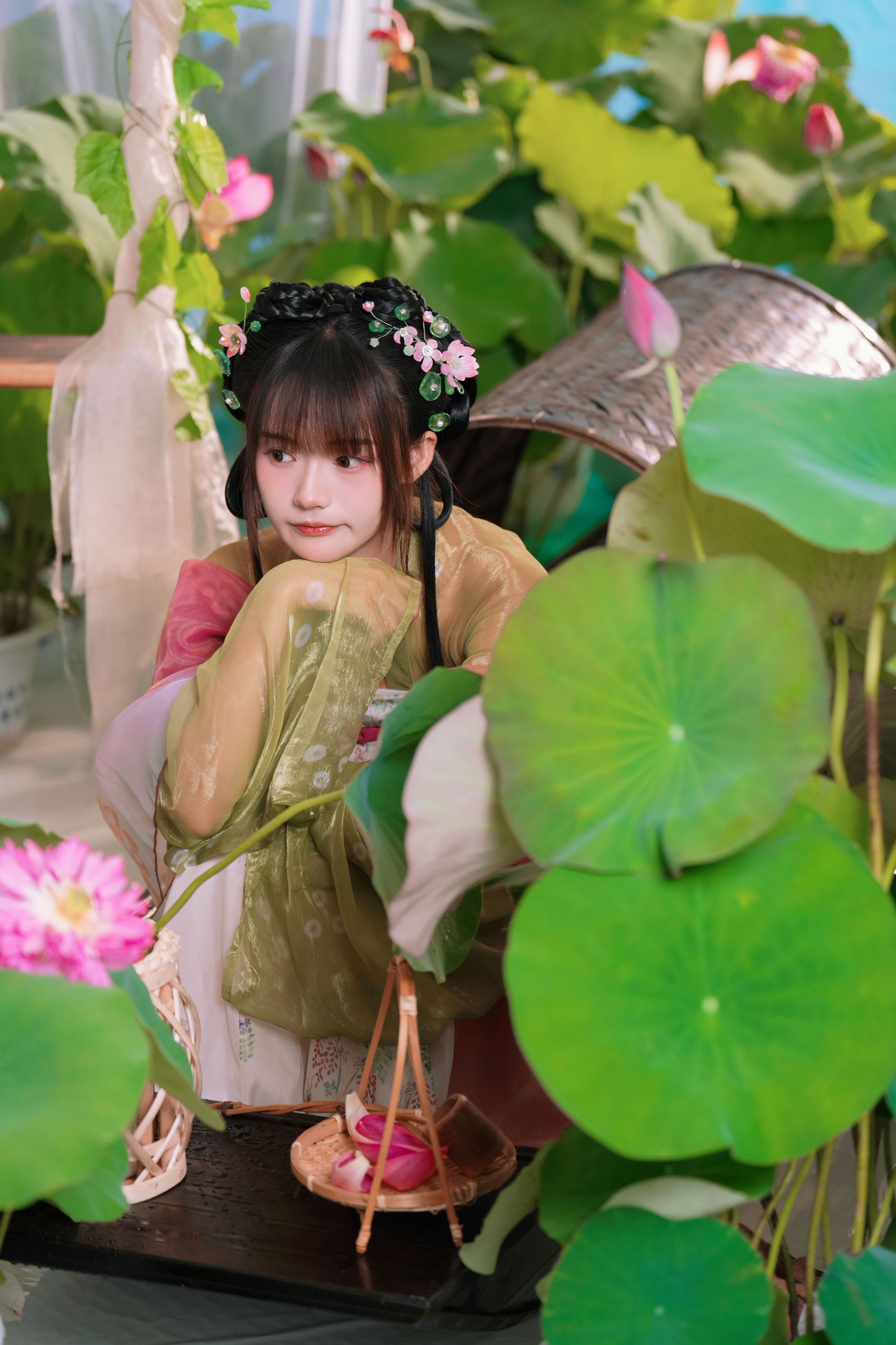 浮香花谷 古装 汉服 小姐姐 少女 荷花 写真 可爱