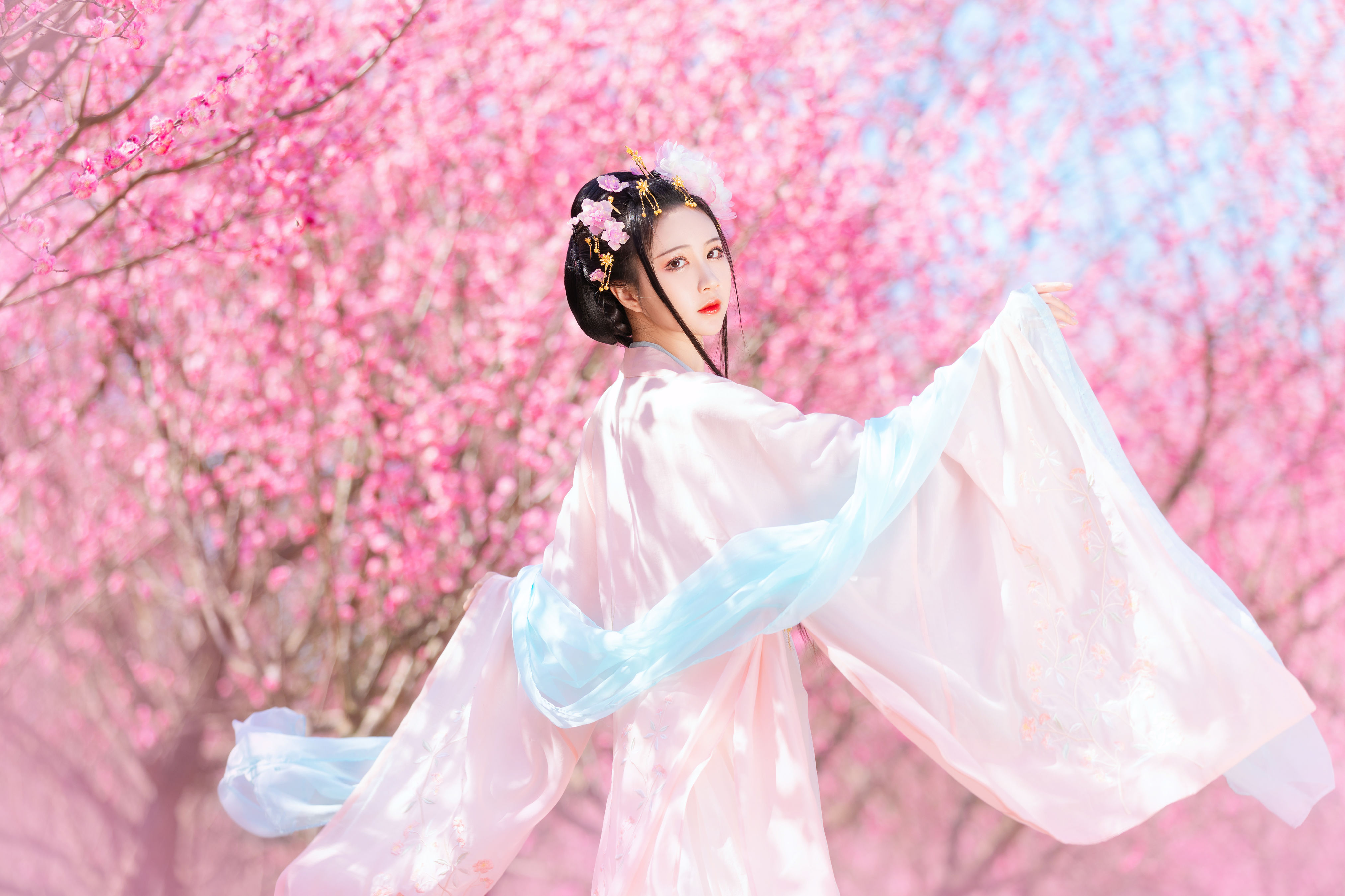 花间游 花 美人 汉服 模特 古风 小仙女 写真 美图 绝色