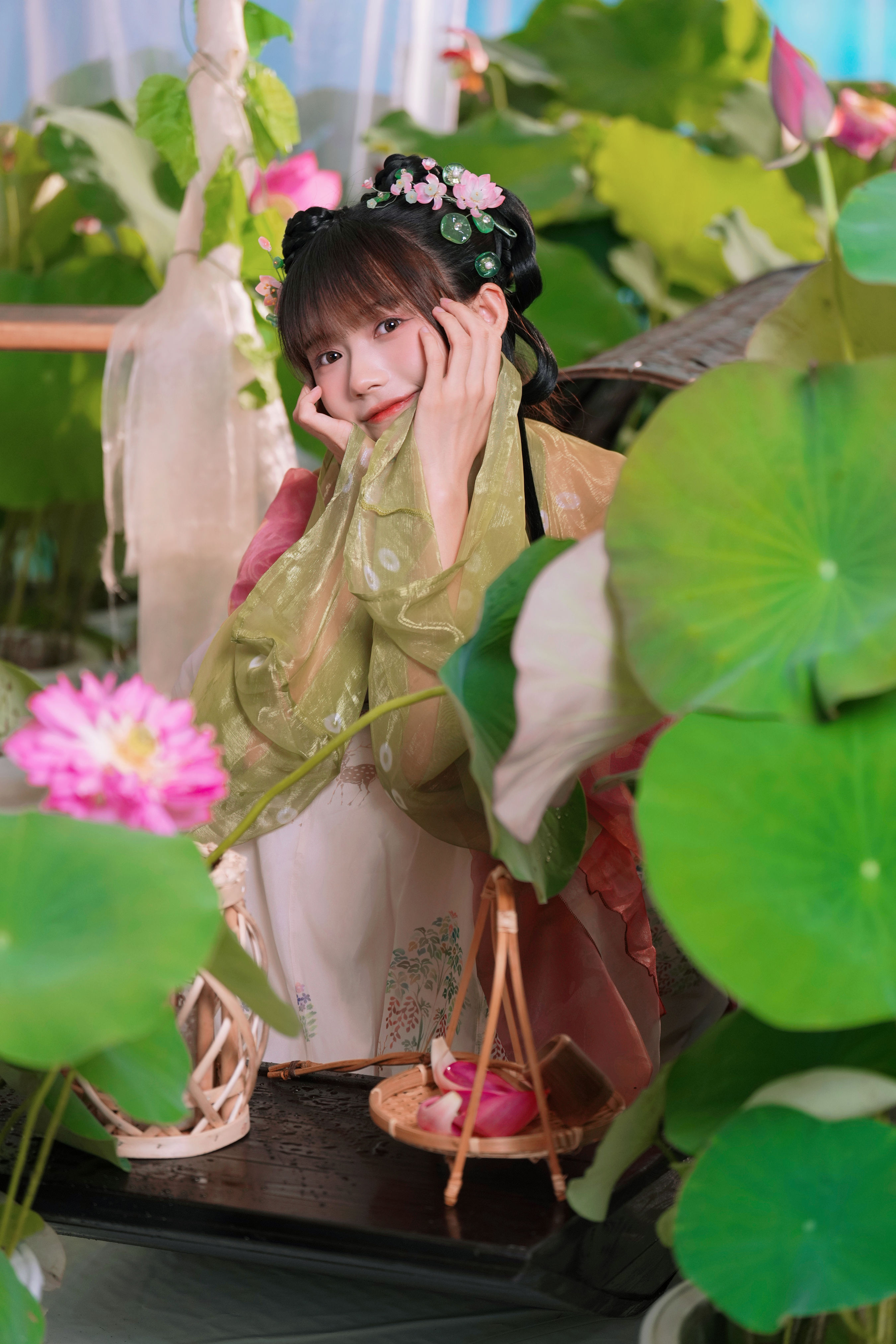 浮香花谷 古装 汉服 小姐姐 少女 荷花 写真 可爱