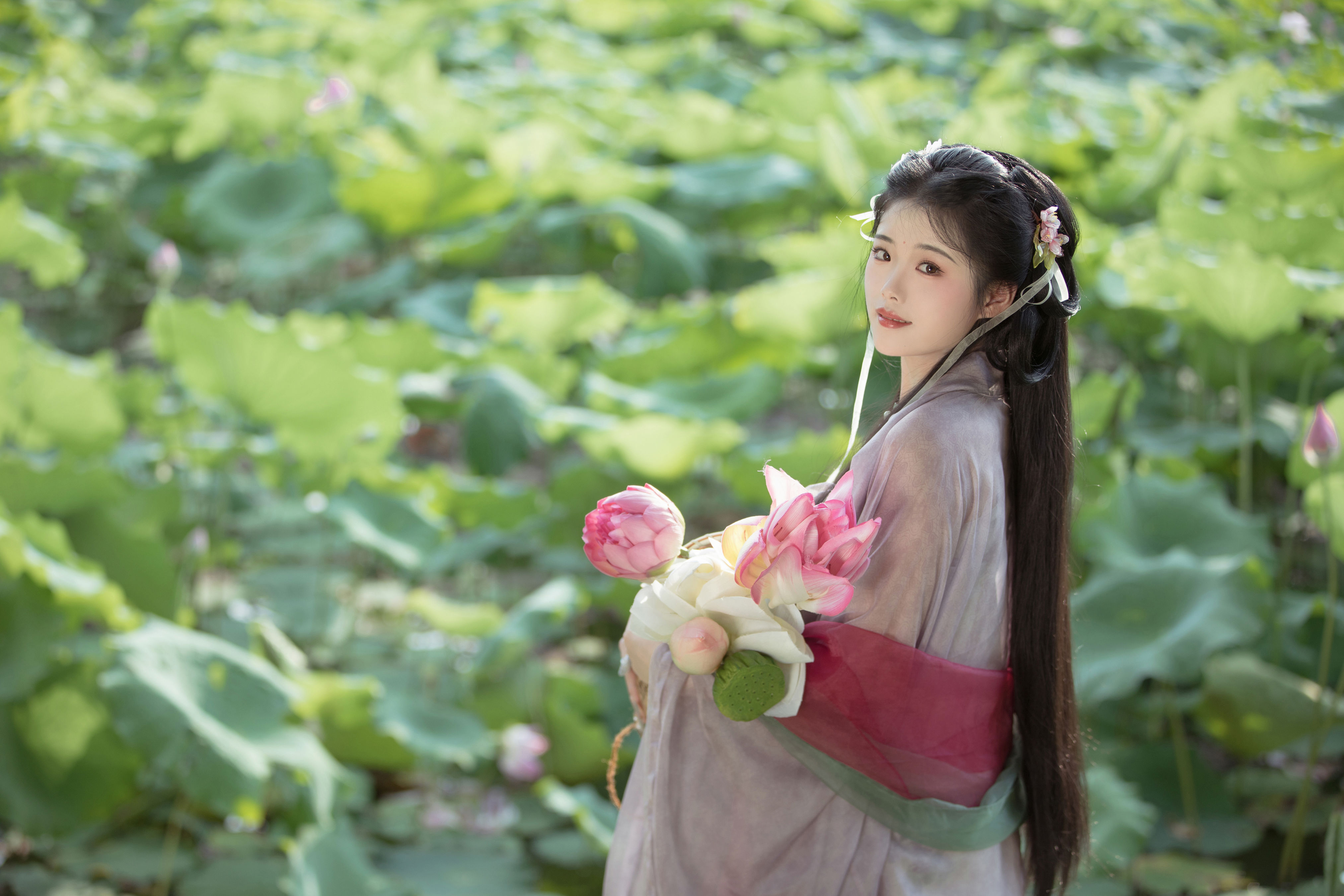 小池 荷花 少女 汉服 古装 写真