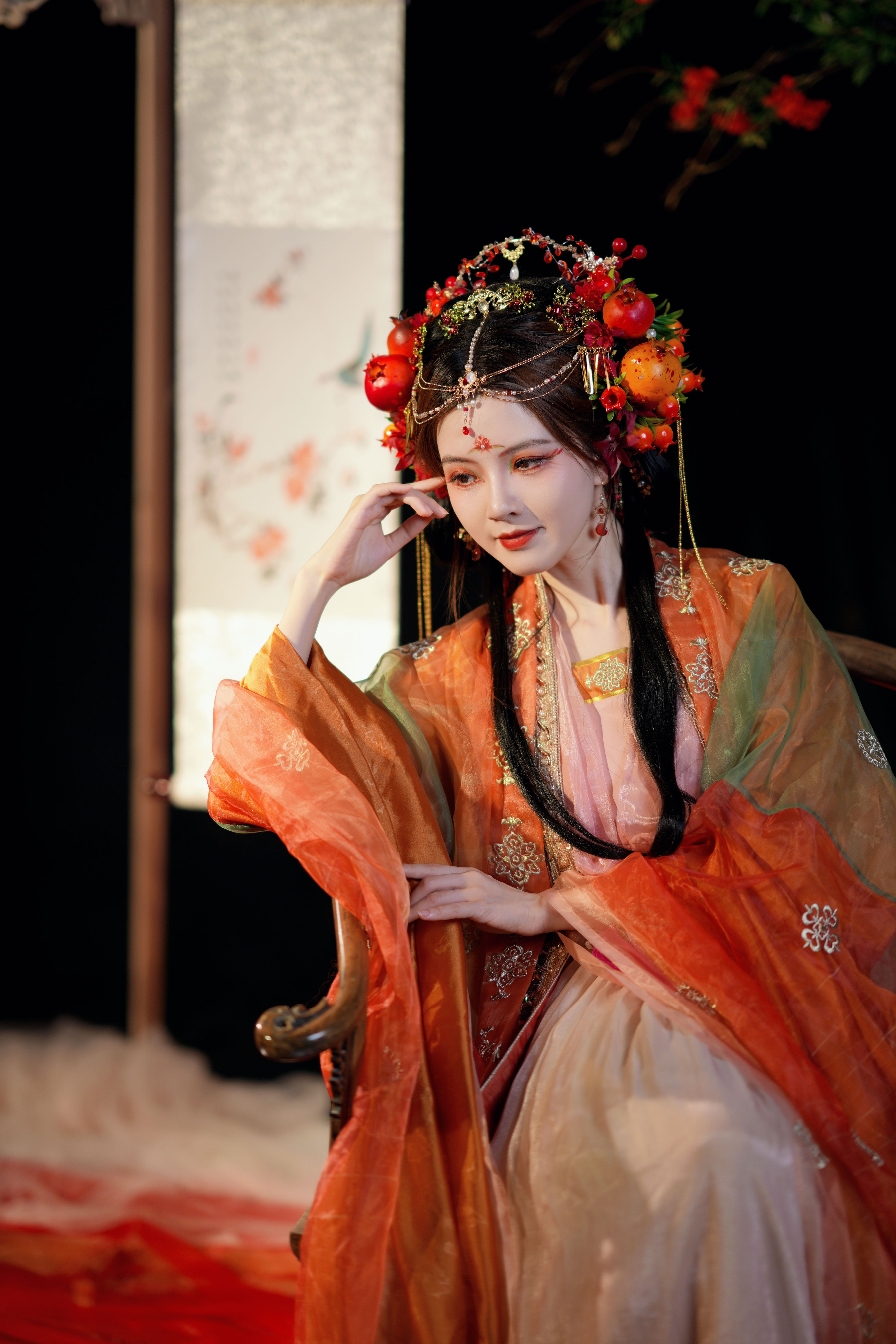 十二花神之石榴花神 古装 汉服 古典 美人 模特 中国风 花 艺术 精美 绝色