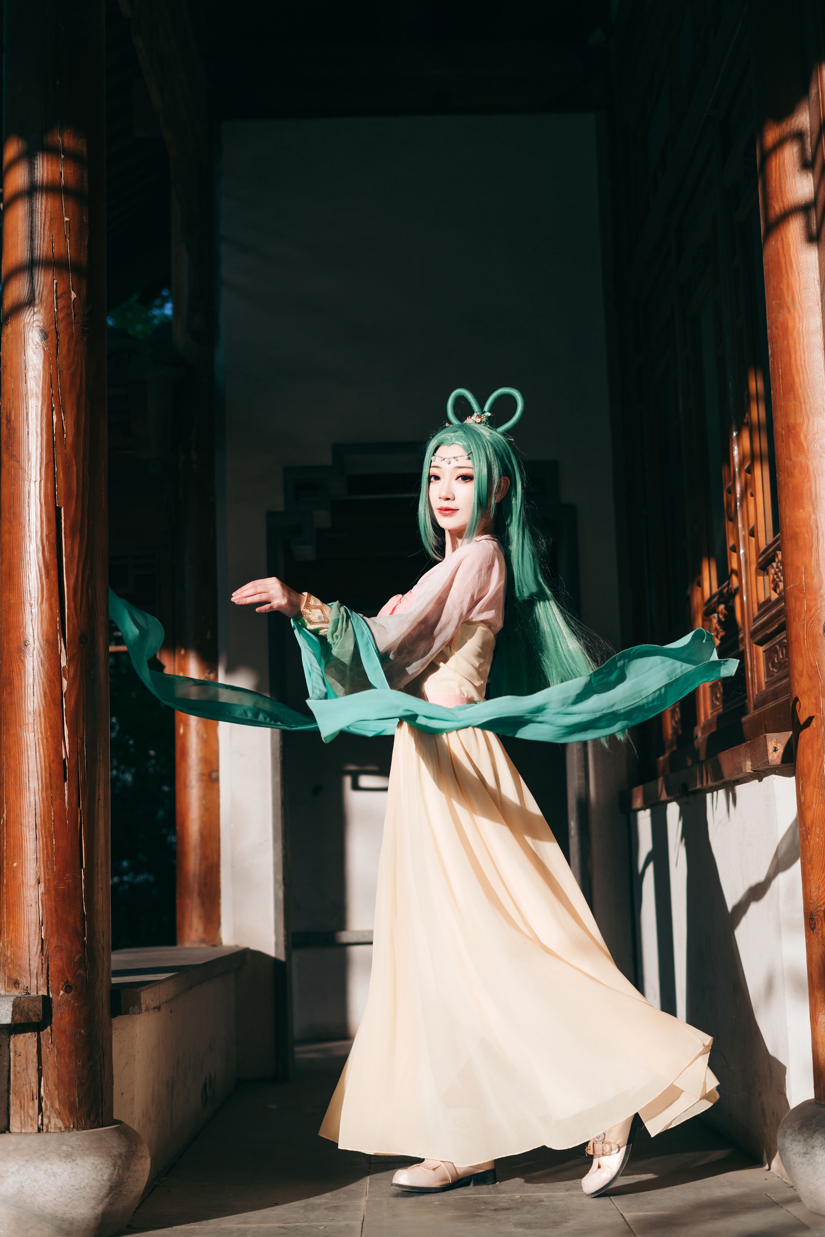 蓝兔宫装拟人 Cosplay 二次元 美少女 妹子 兔女郎