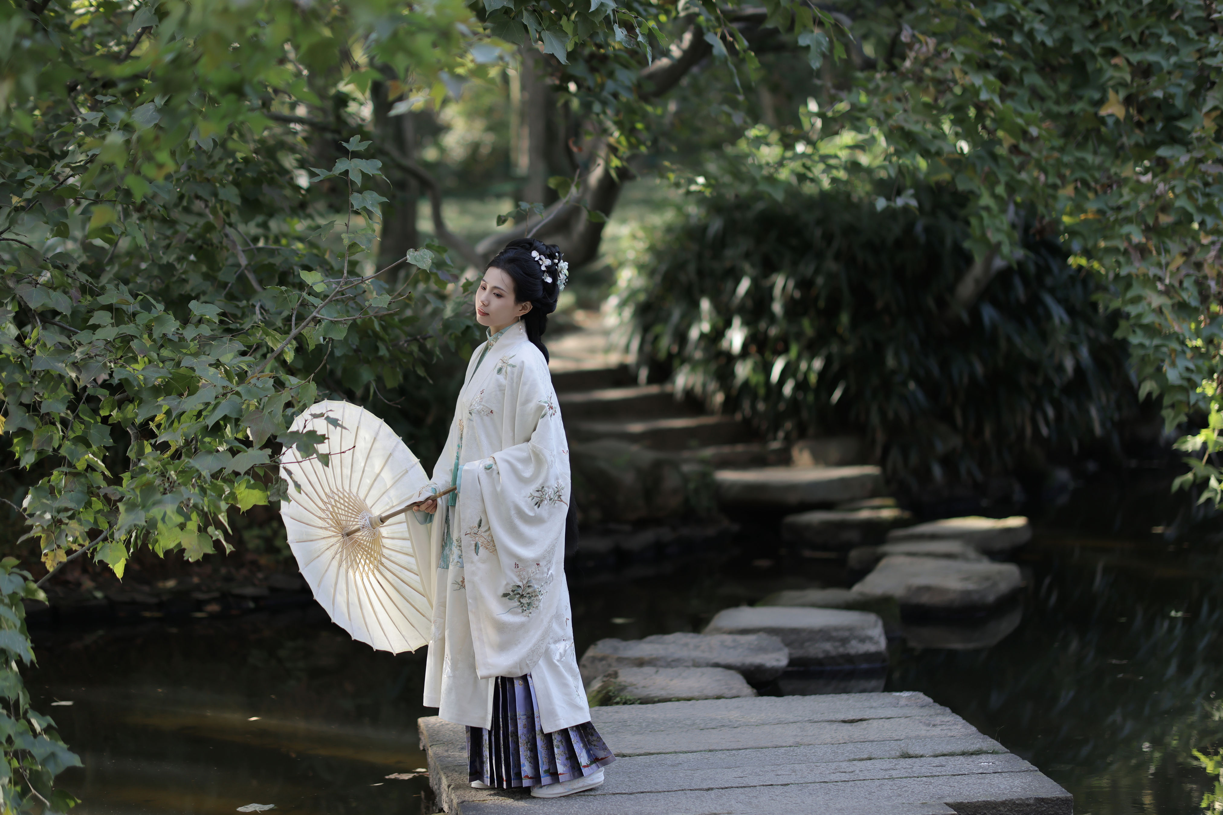 天平山 古风 古代 女子 枫树 优美