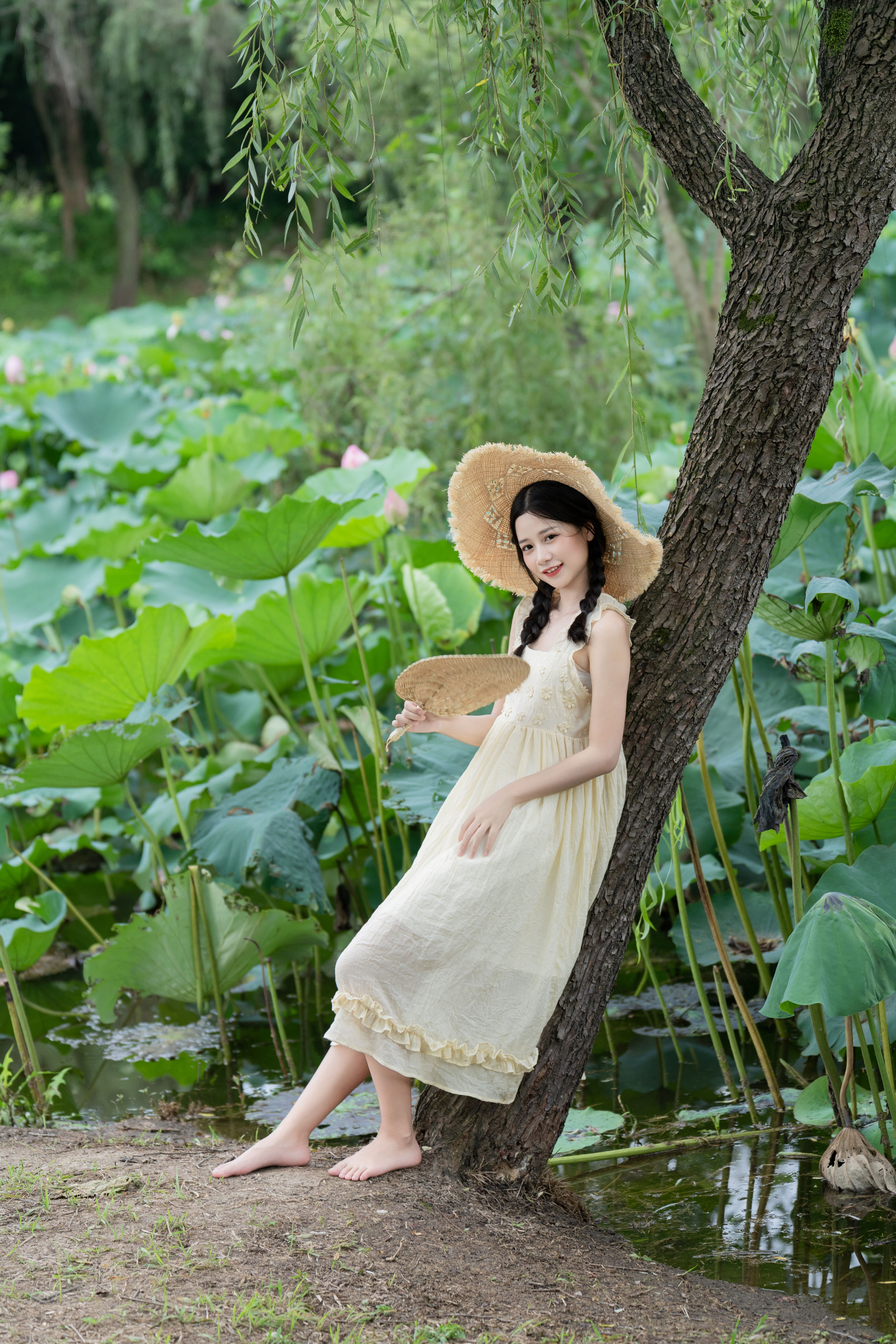 炎炎夏日 荷花少女 夏日 荷花 少女 可爱 姑娘