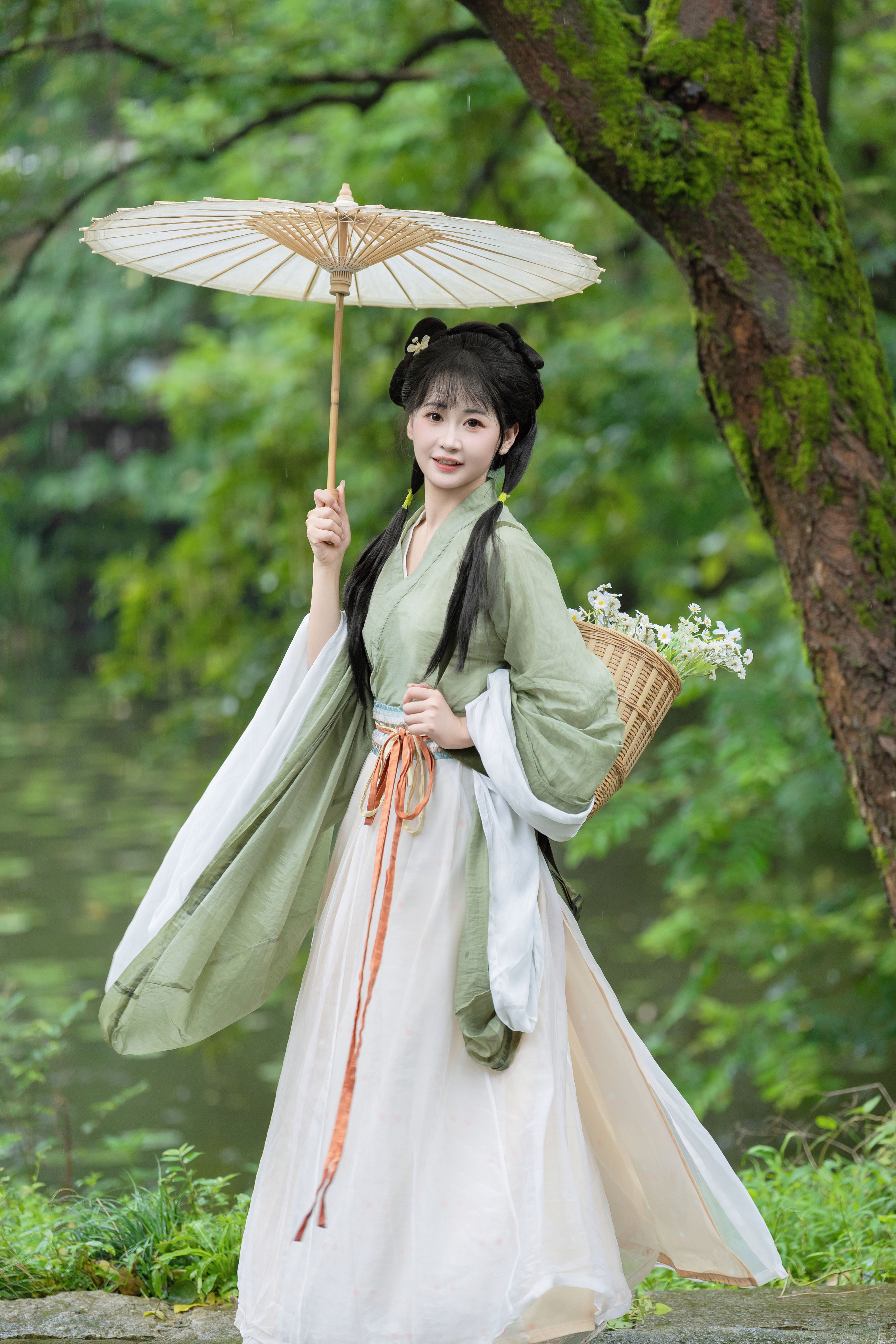 雨天氛围下的独特情感。